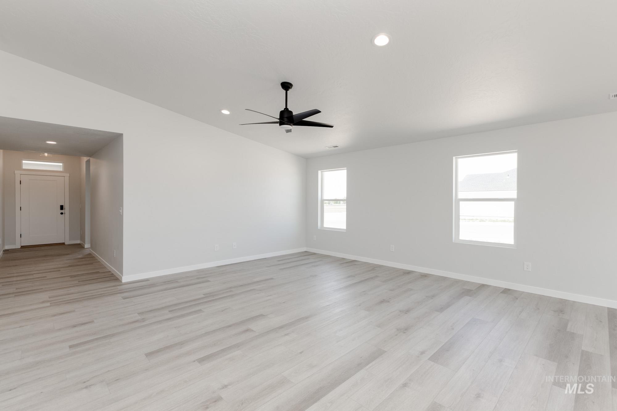 6778 S Lumberton Way Property Photo 8