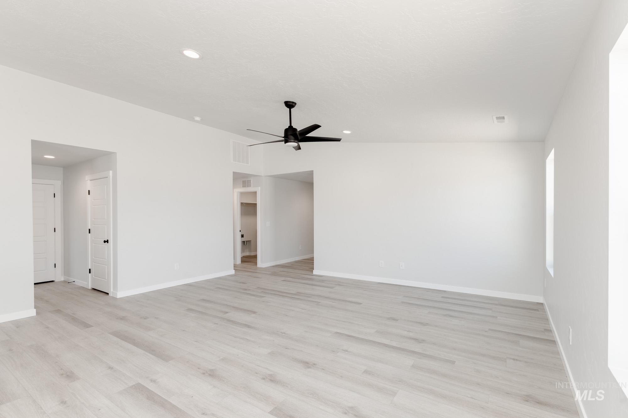 6778 S Lumberton Way Property Photo 9