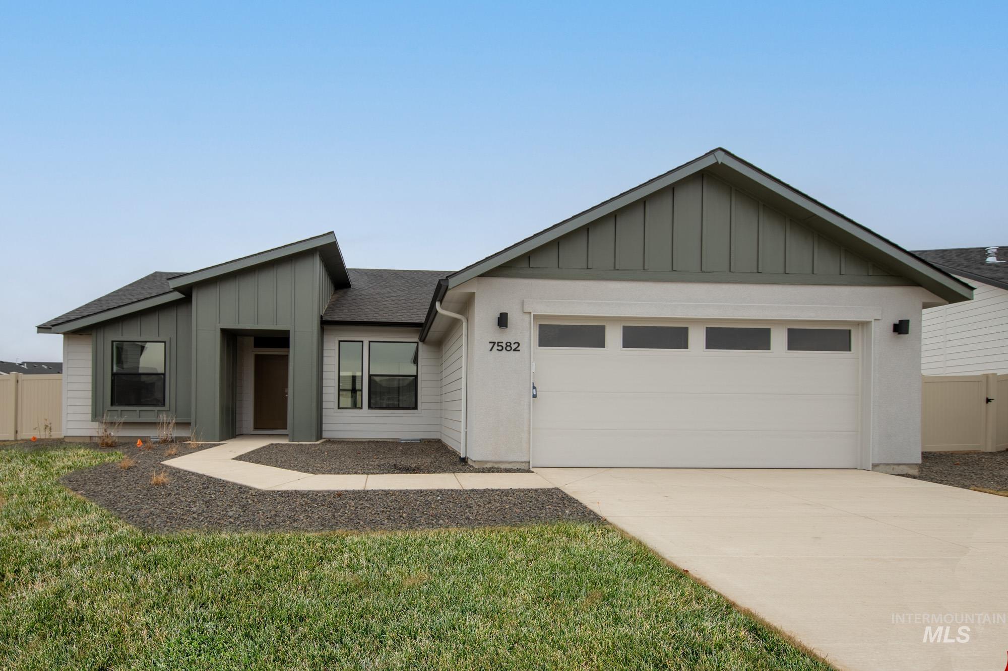 6808 S Lumberton Way Property Photo