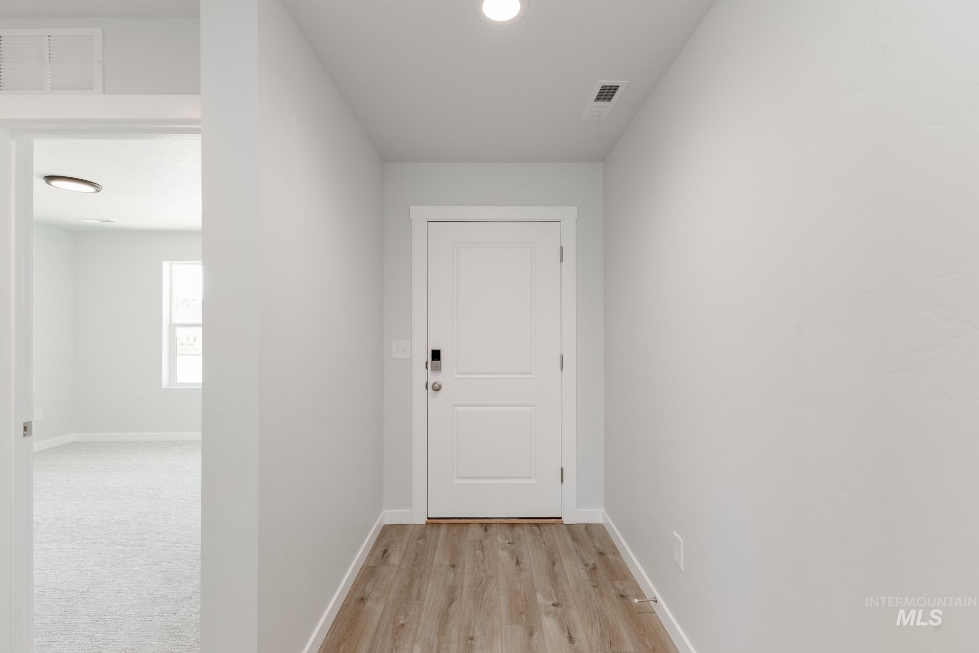 6756 S Lumberton Way Property Photo 2