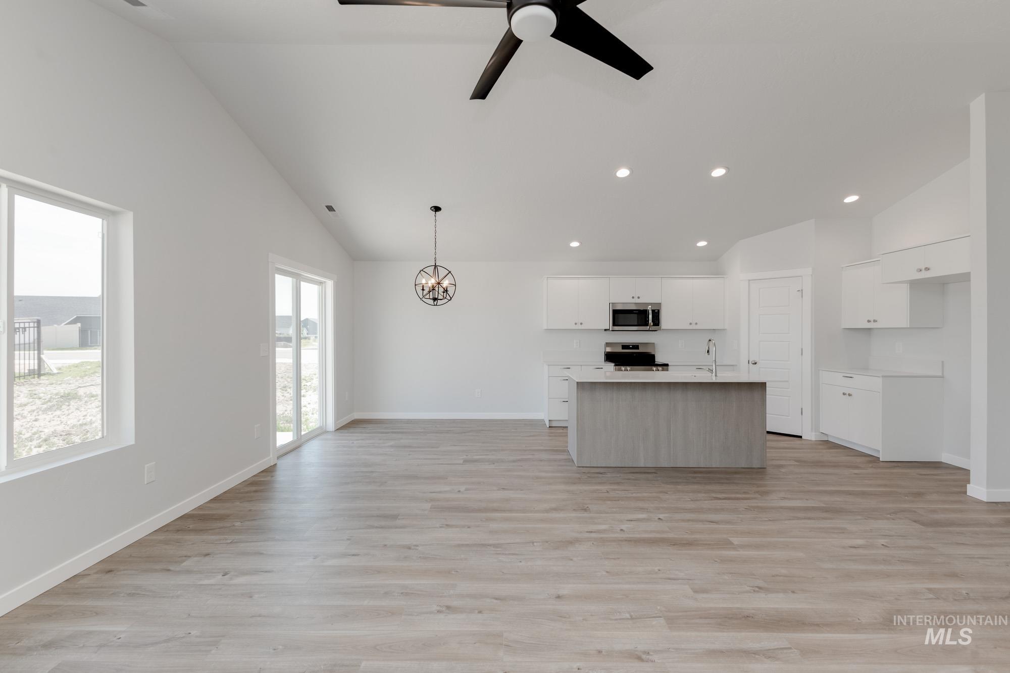 6756 S Lumberton Way Property Photo 10