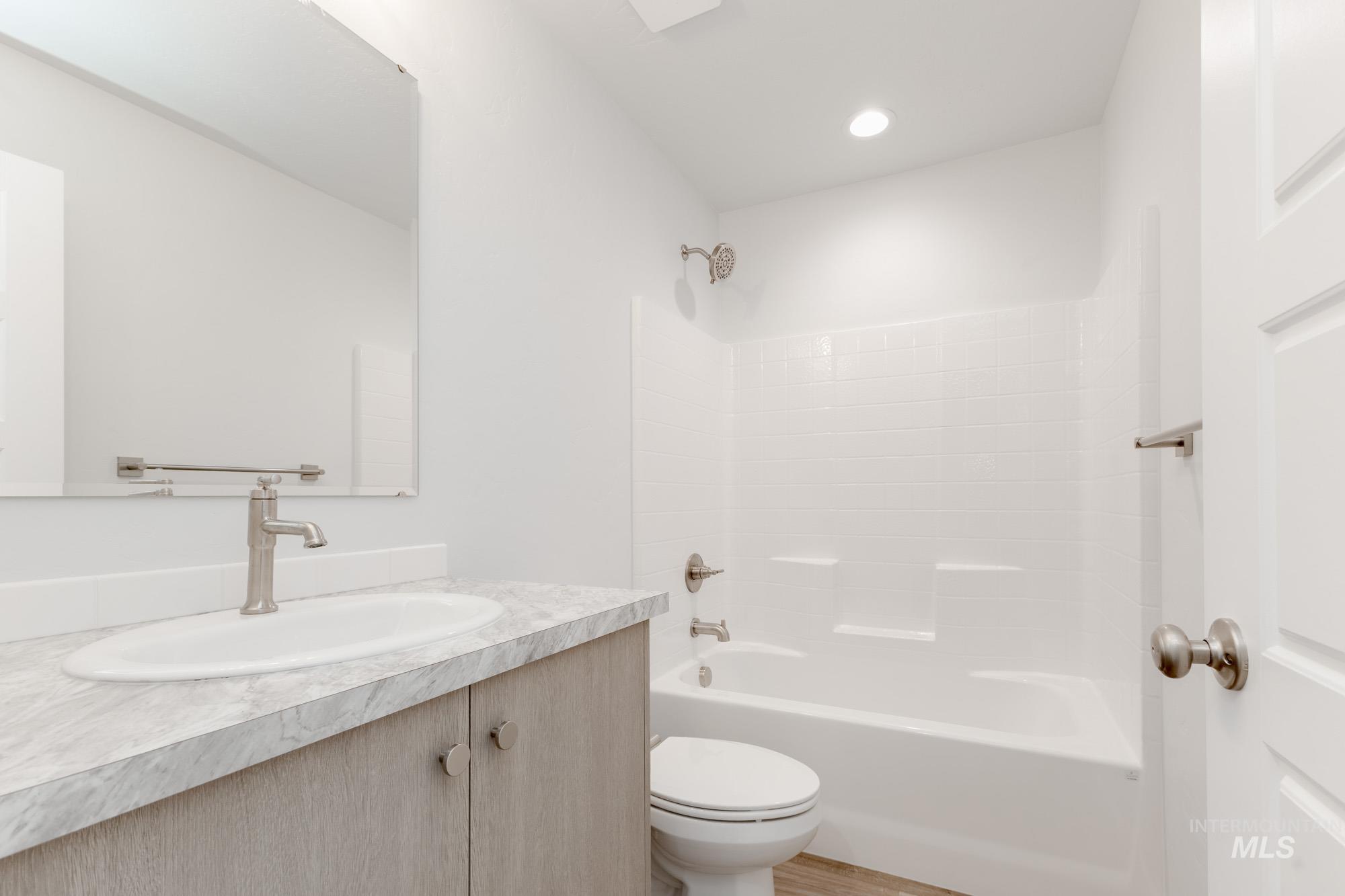 6756 S Lumberton Way Property Photo 14