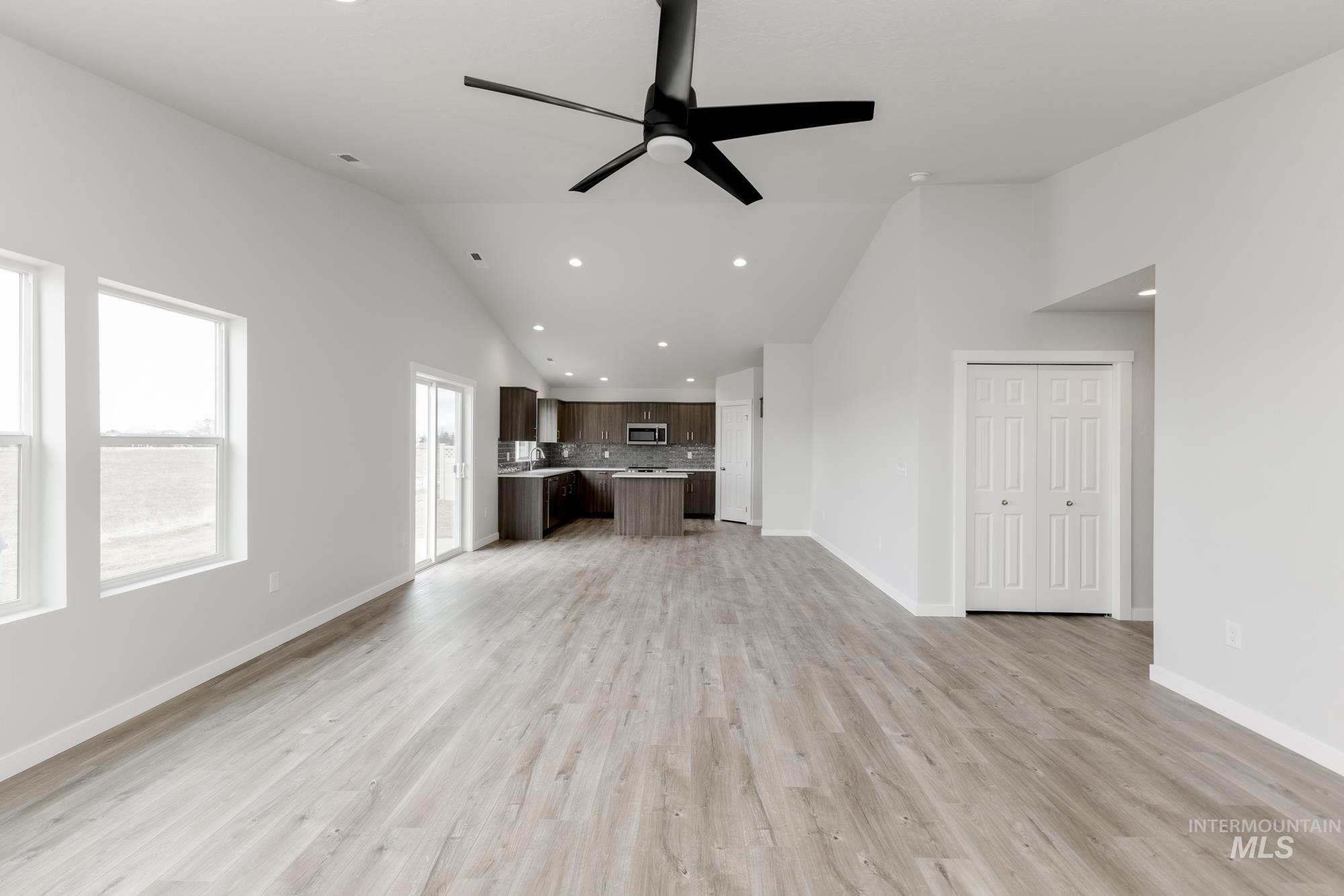 8365 S Sansa Ave Property Photo 6