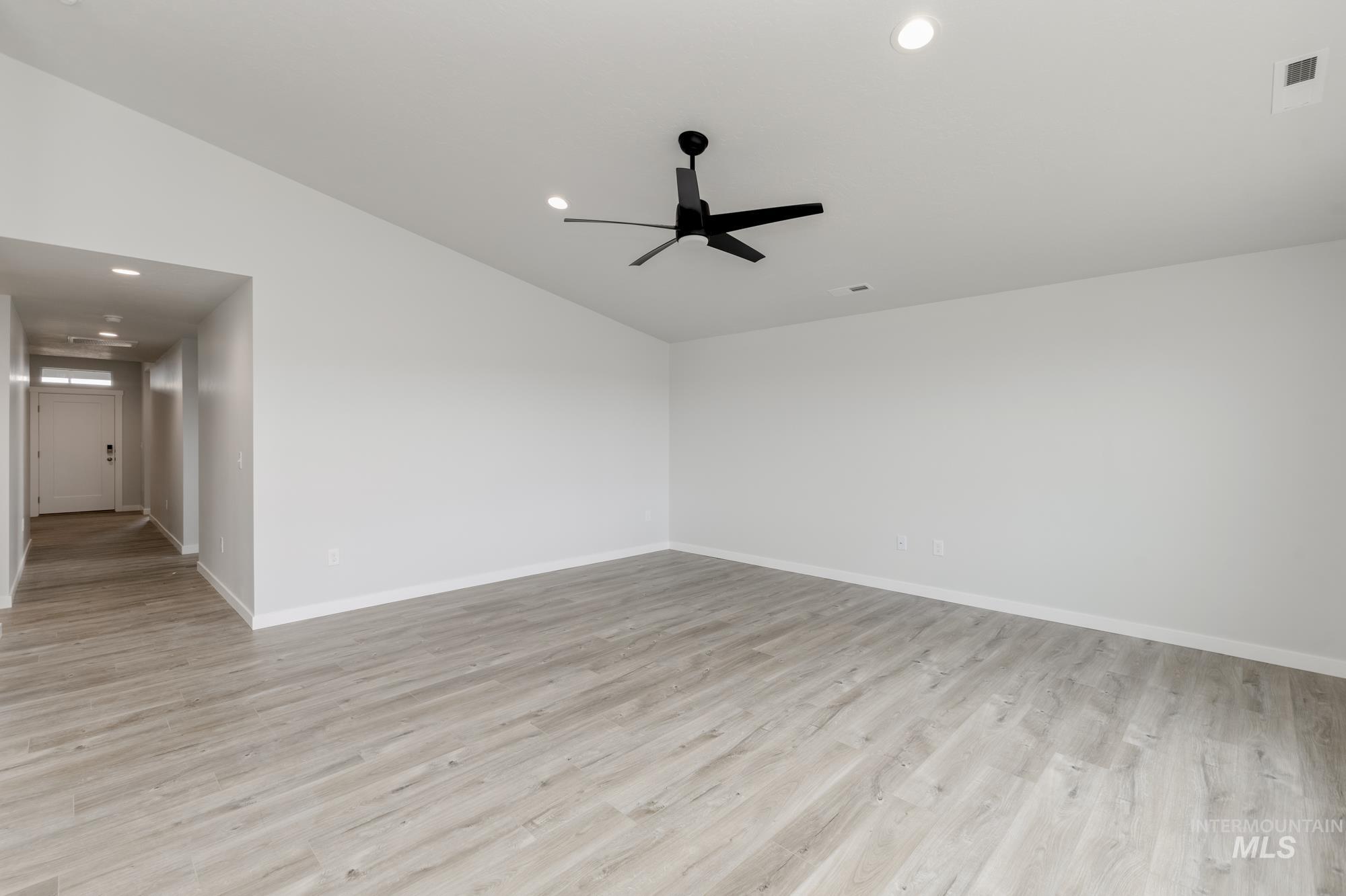 8365 S Sansa Ave Property Photo 8