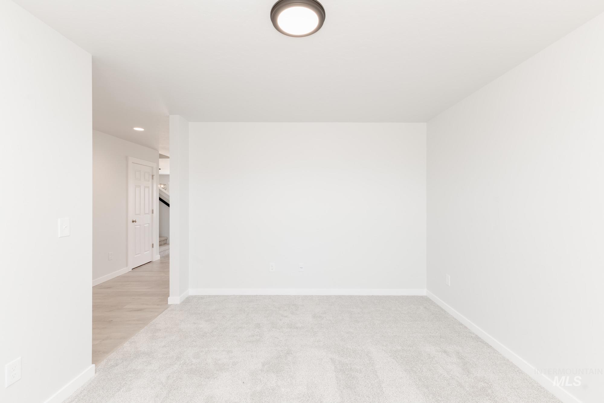 2464 W Minerva St Property Photo 13