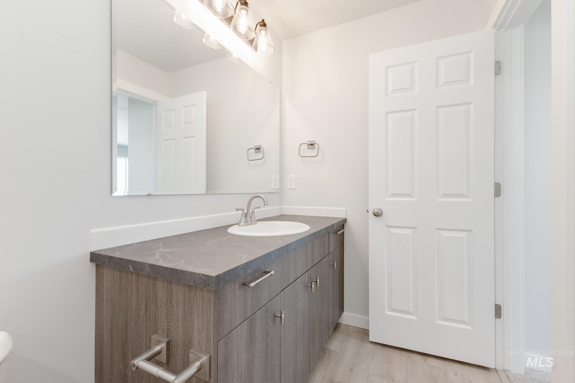 2464 W Minerva St Property Photo 21