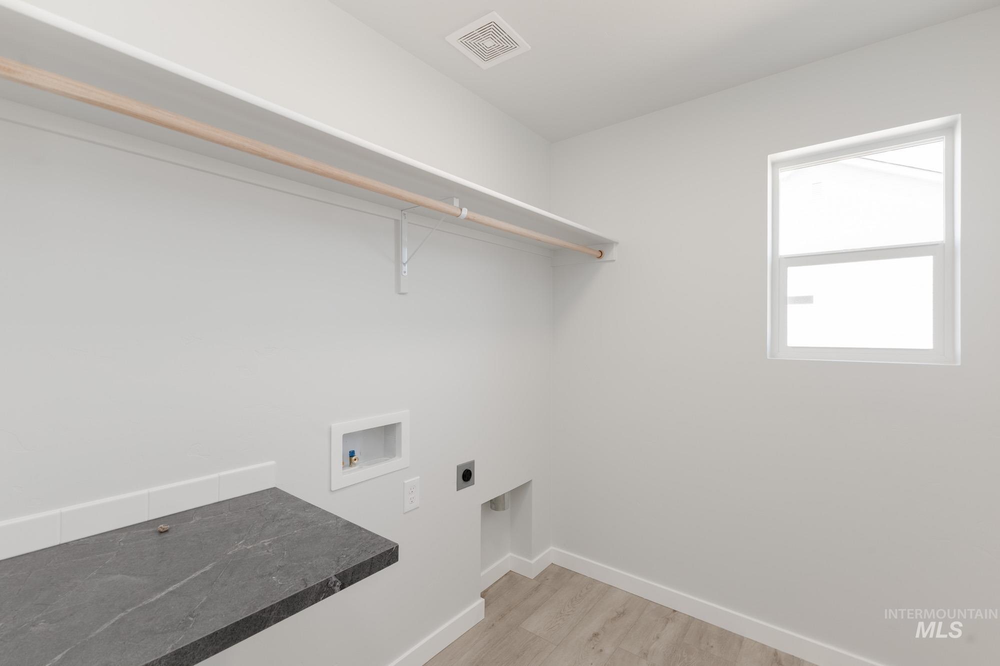 2464 W Minerva St Property Photo 23