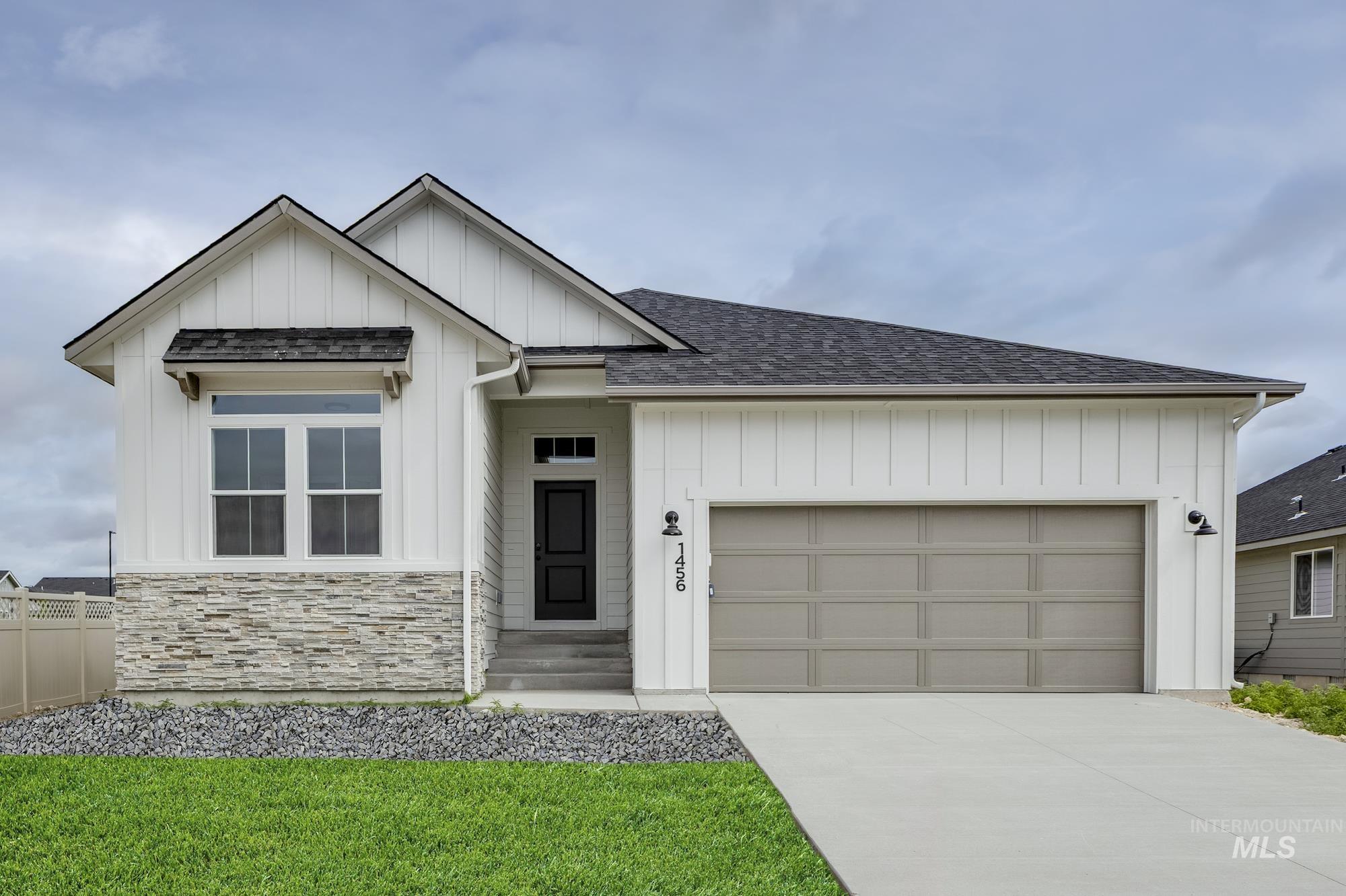 1456 W Bass River Dr Property Photo 1