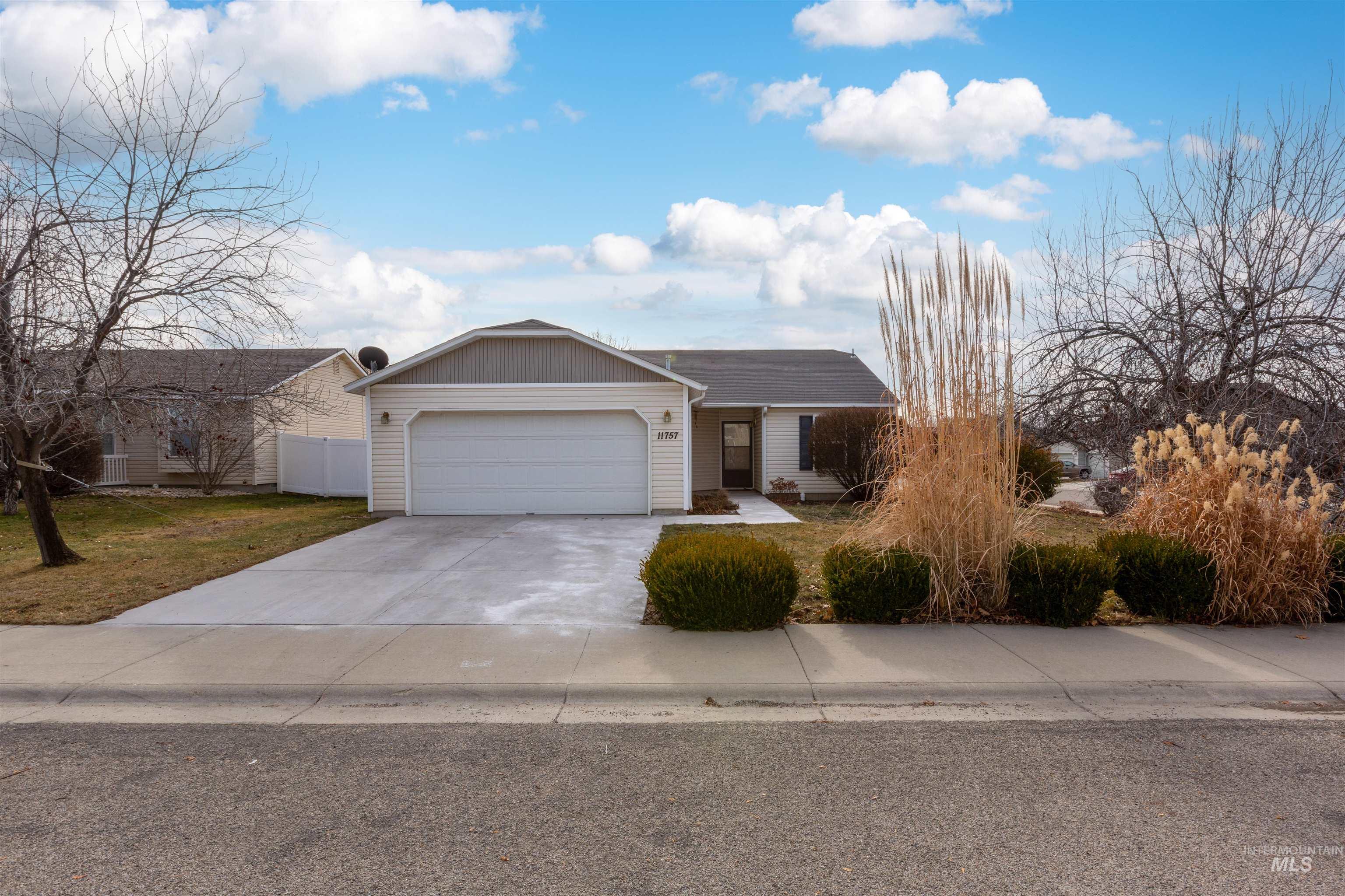 11757 Edgestone Property Photo