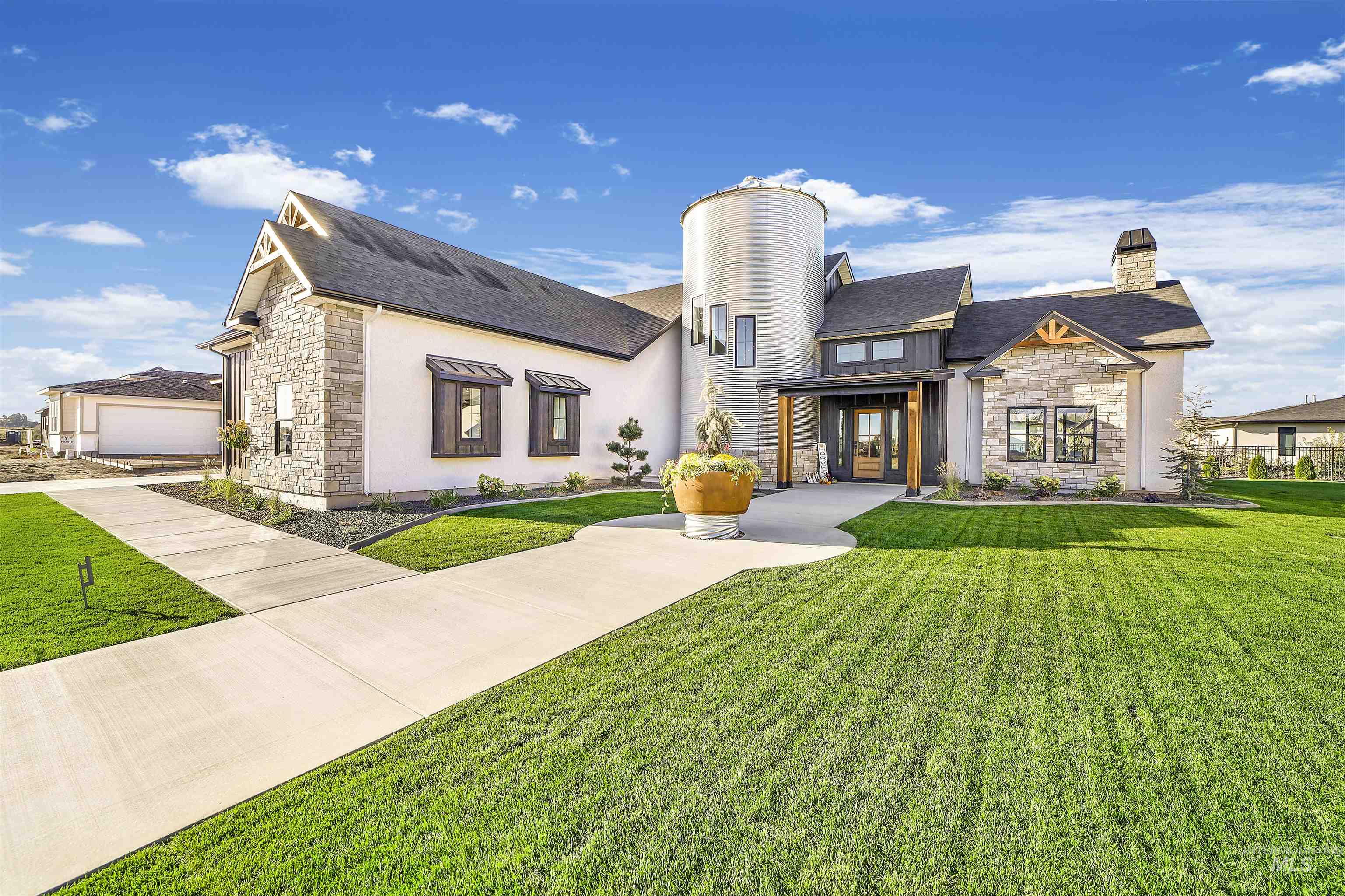 1580 Clear Creek Loop Property Photo 1