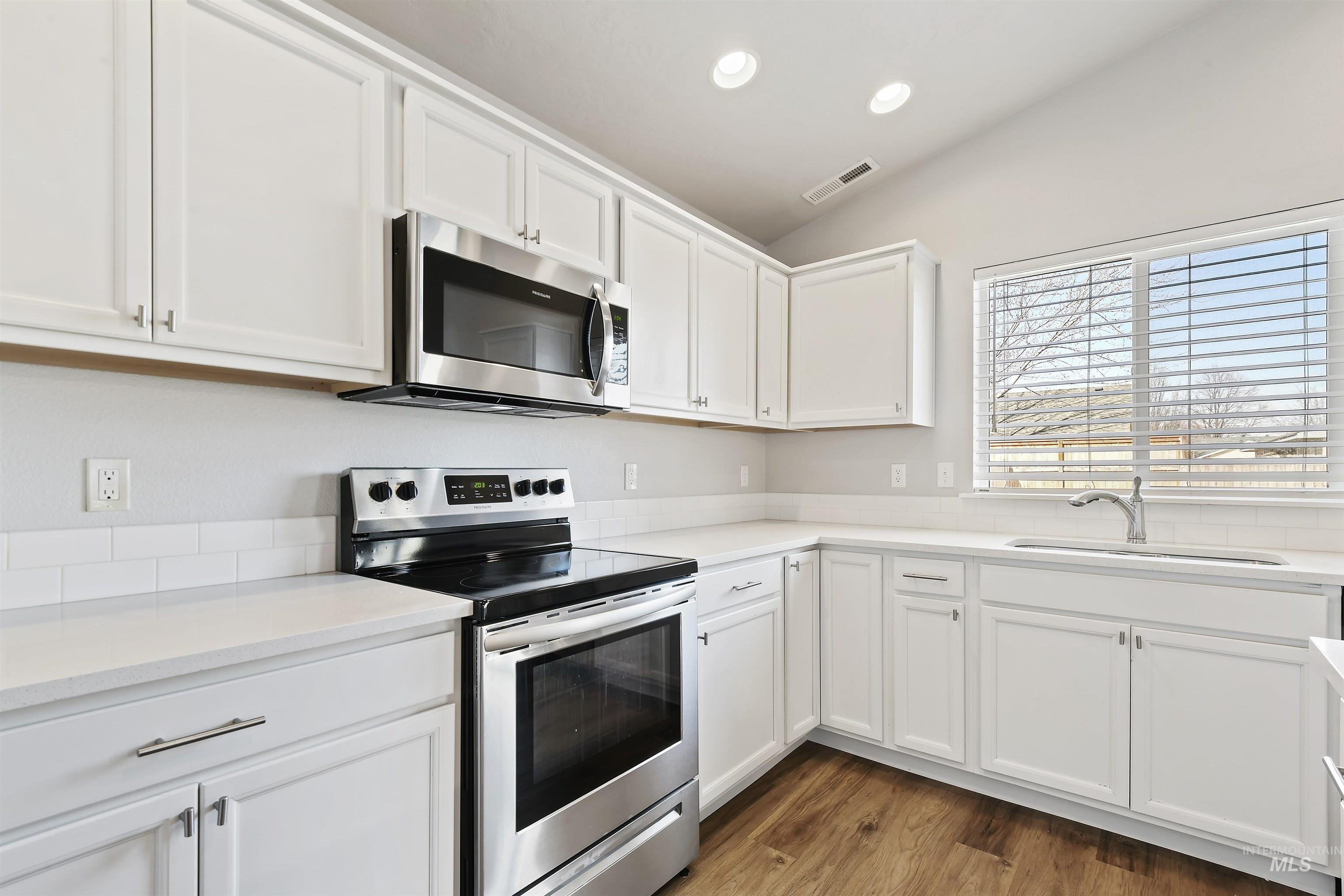 12722 W Fig Ct Property Photo 10