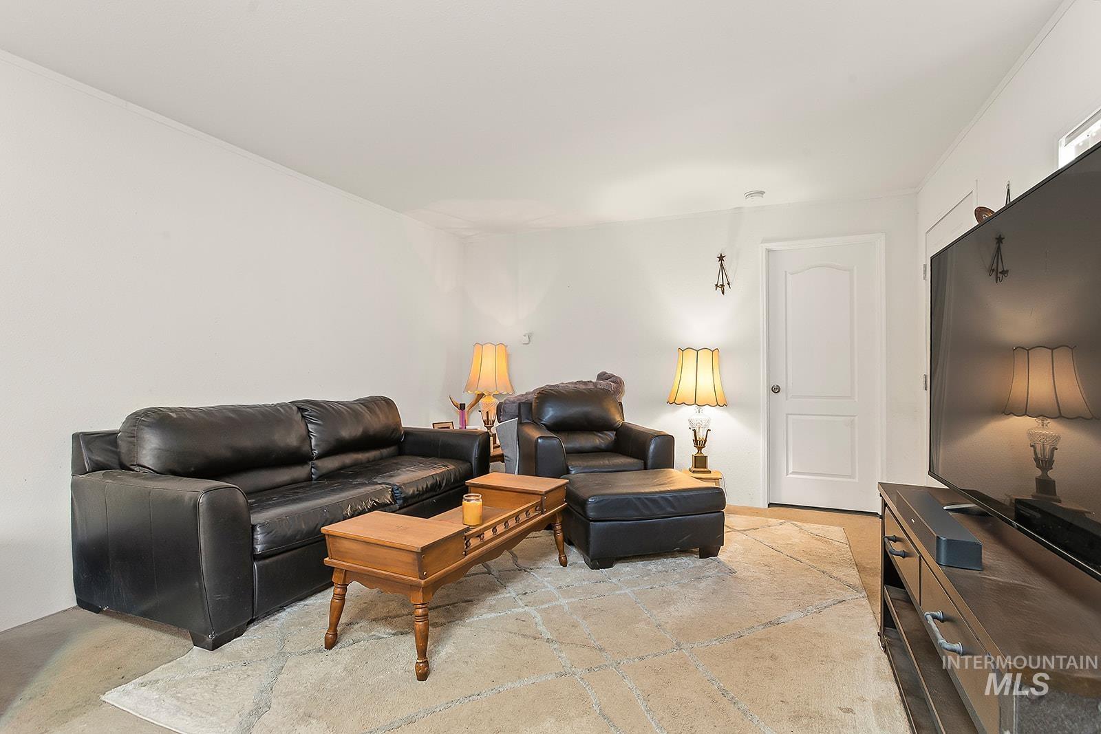 2015 6th Ave Property Photo 7