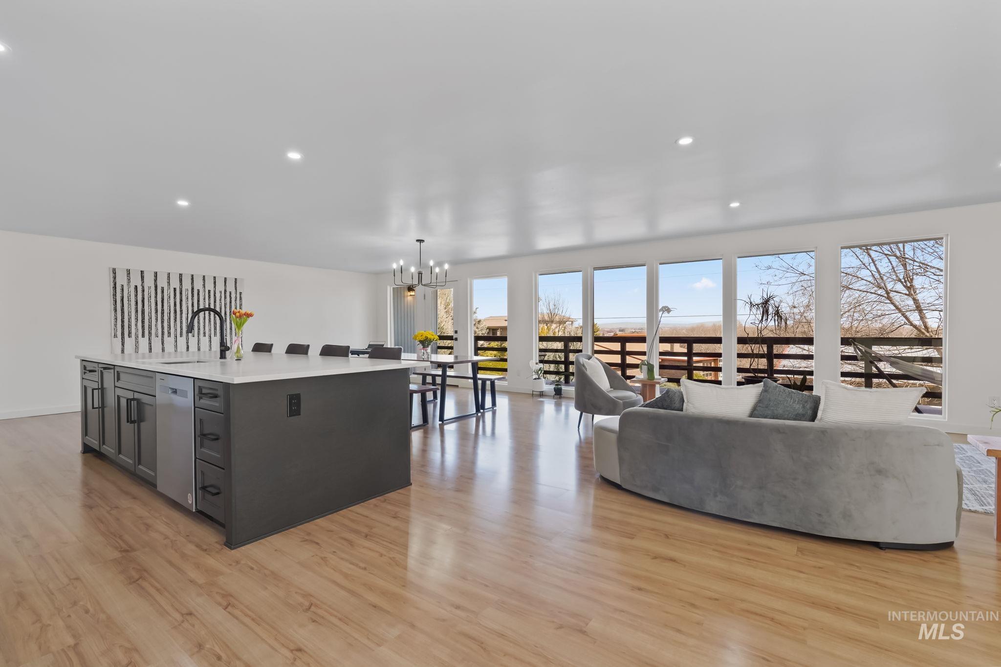 22168 Rio Vista Drive Property Photo 1