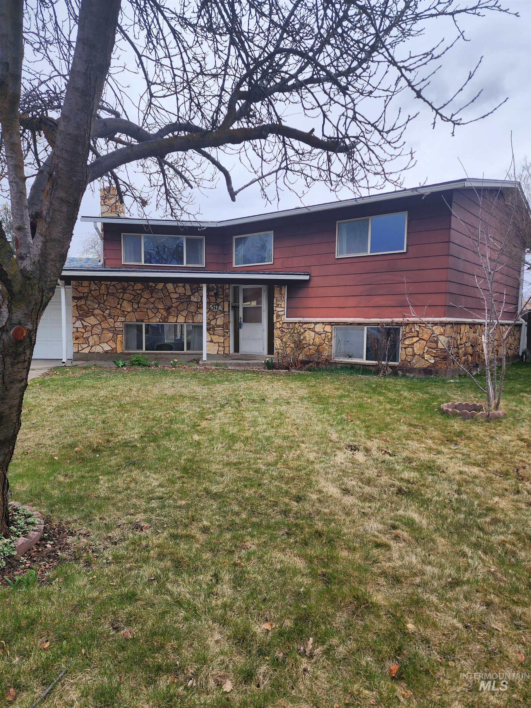 517 S Lawrence Ave Property Photo