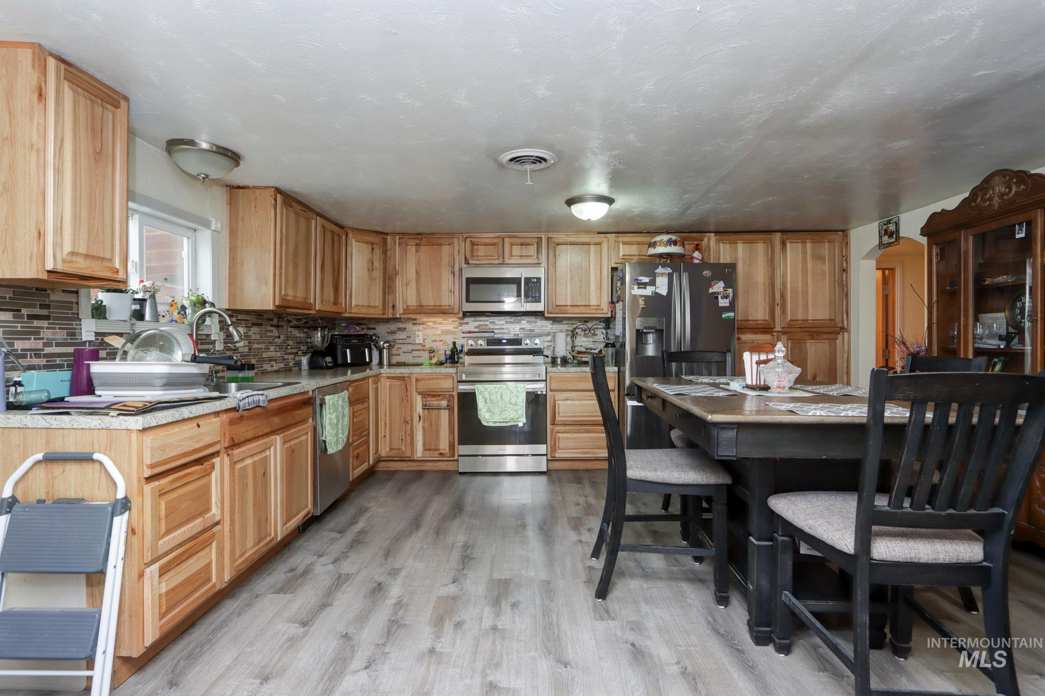 801 Thrifty Way Property Photo 8