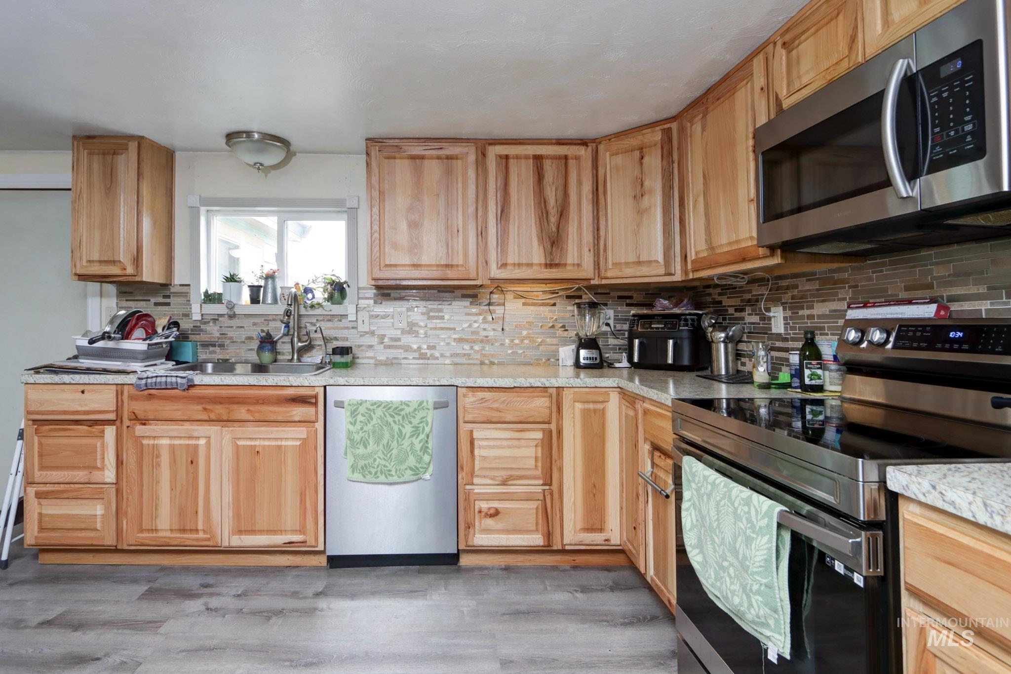 801 Thrifty Way Property Photo 11