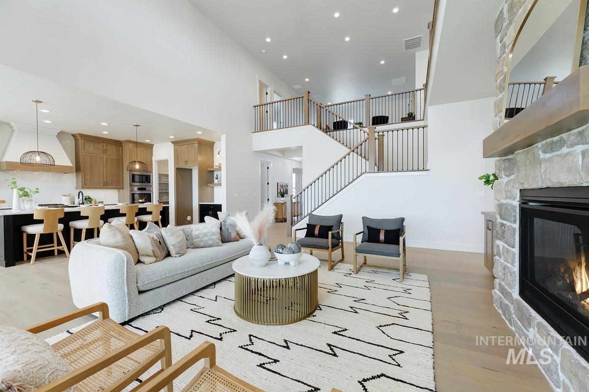 6889 Saddle Bred Way Property Photo 6