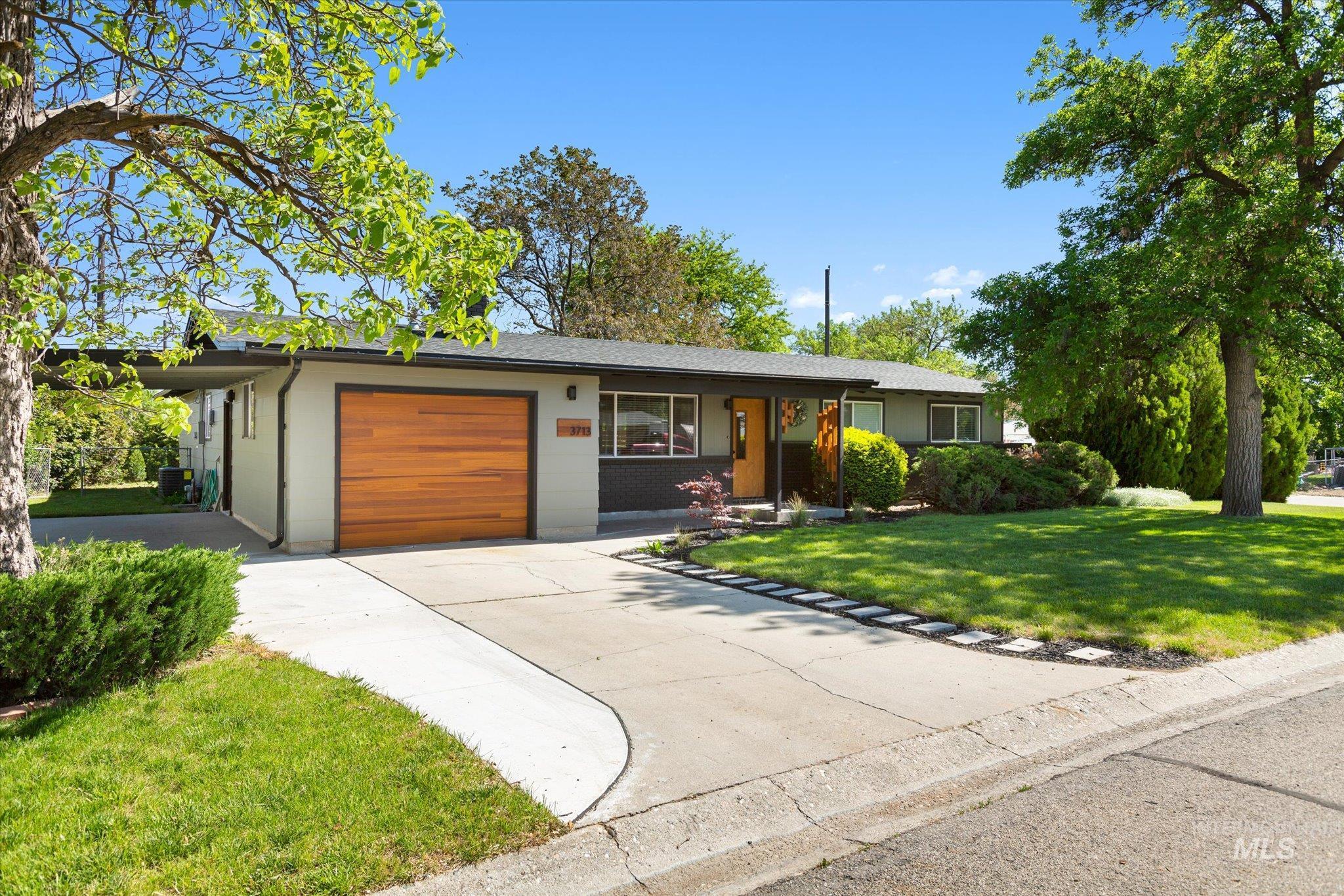 3713 Normandie Dr Property Photo 1