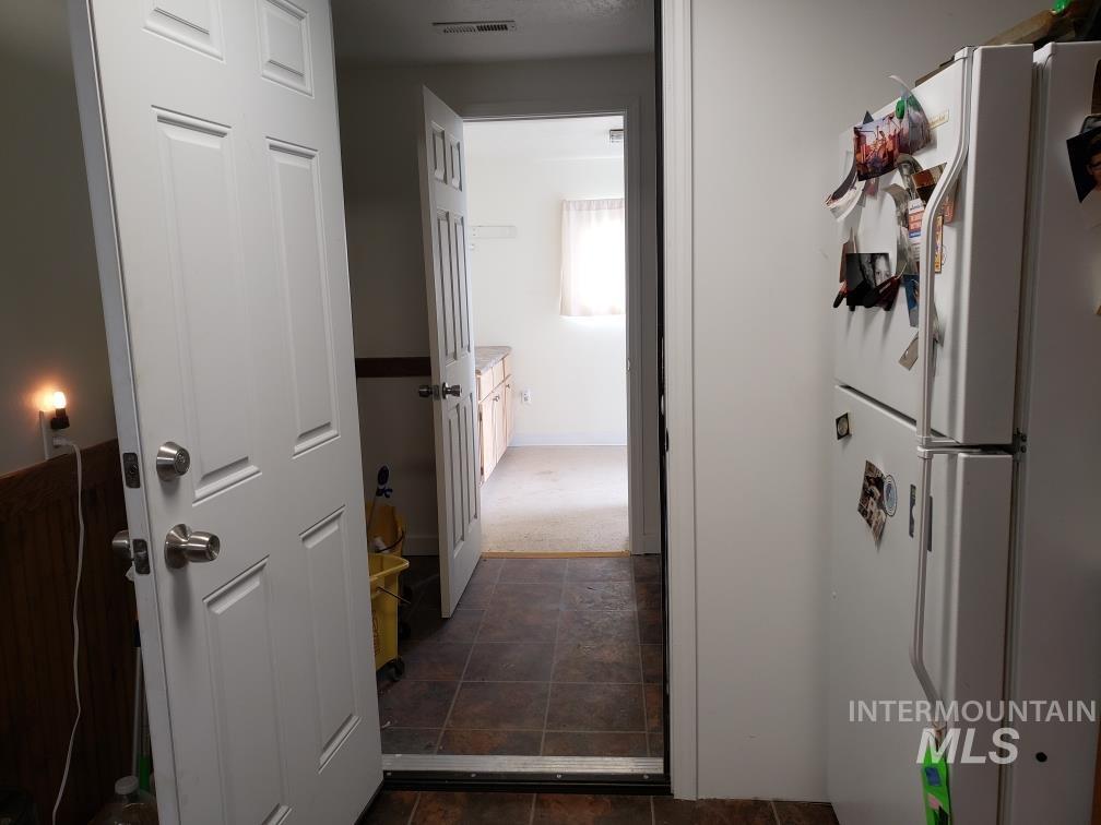 205 W Adams St Property Photo 14
