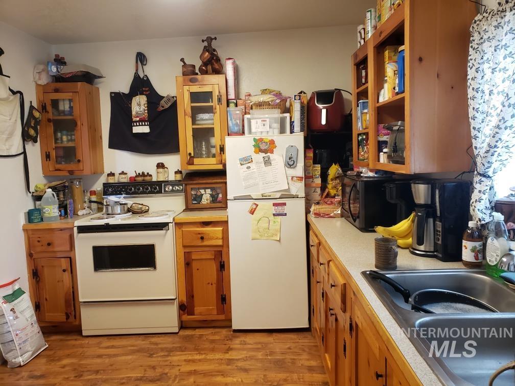 205 W Adams St Property Photo 16