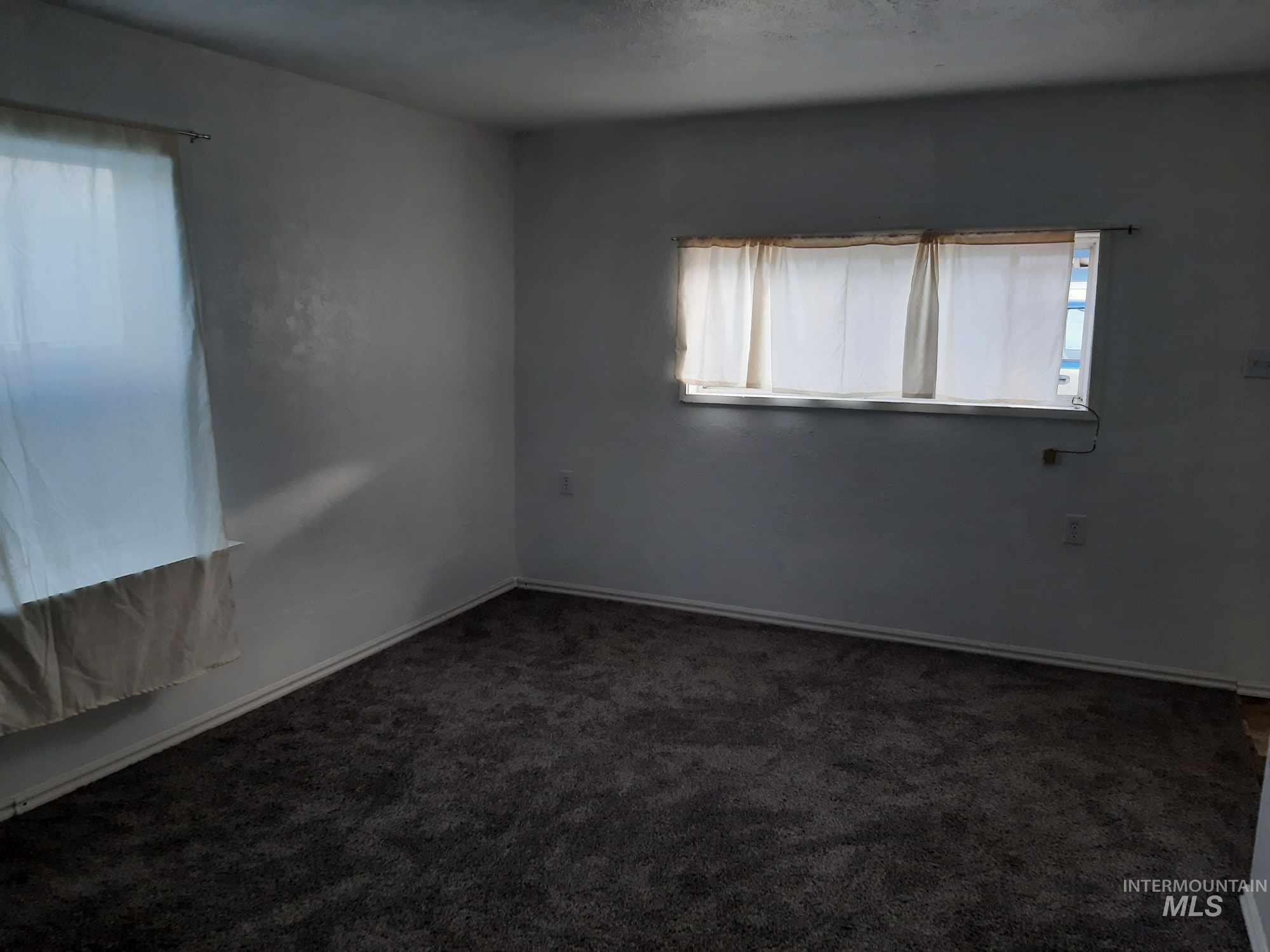 205 W Adams St Property Photo 39