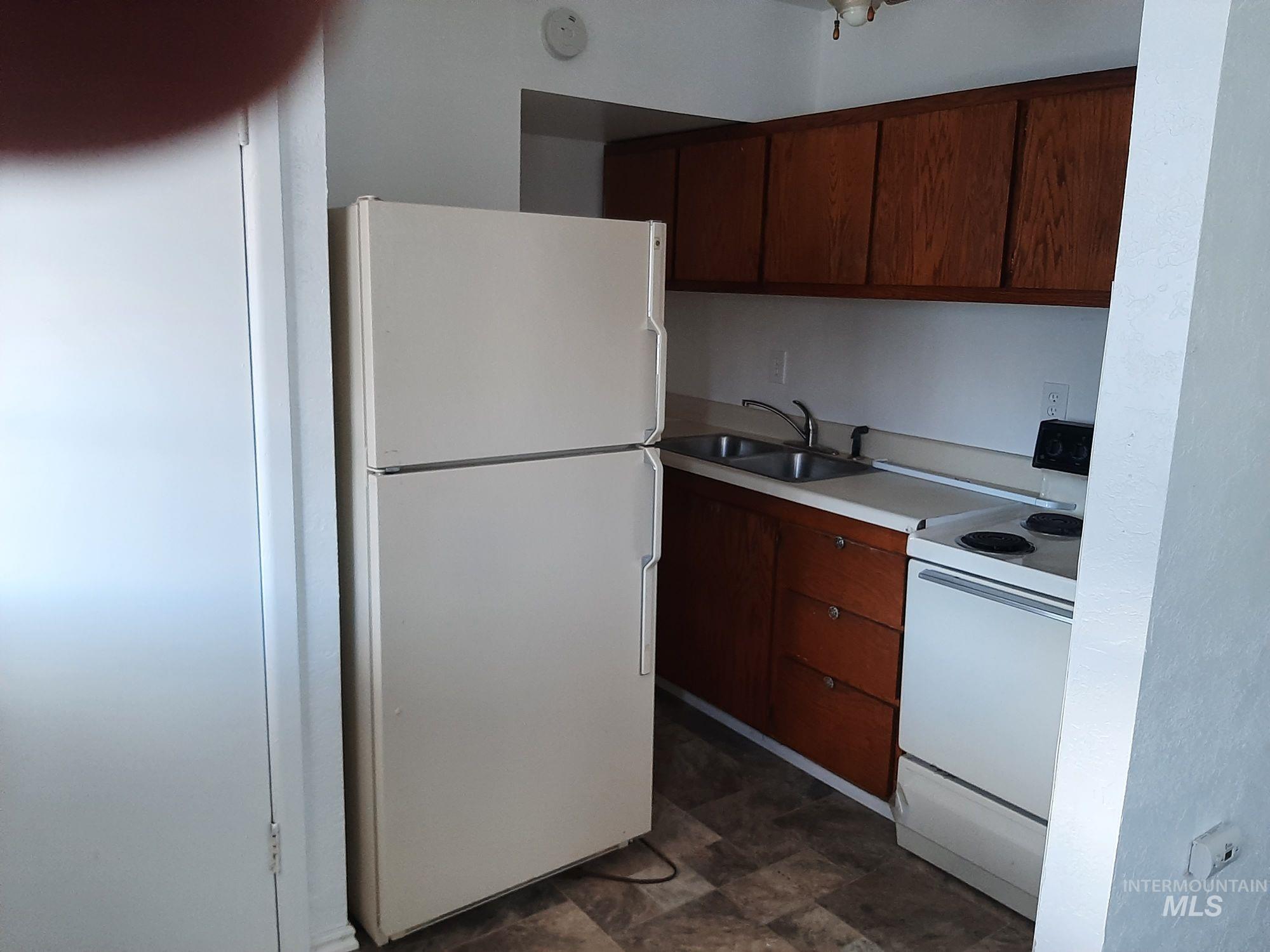 205 W Adams St Property Photo 40