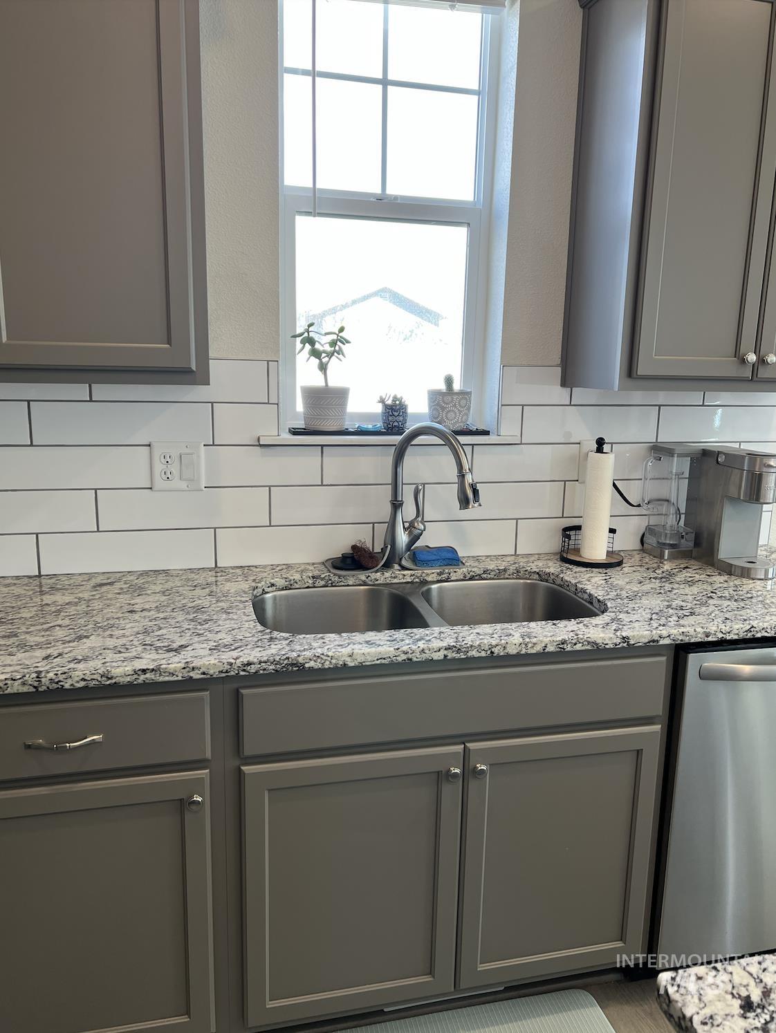 5849 S Carlburg Ln Property Photo 13