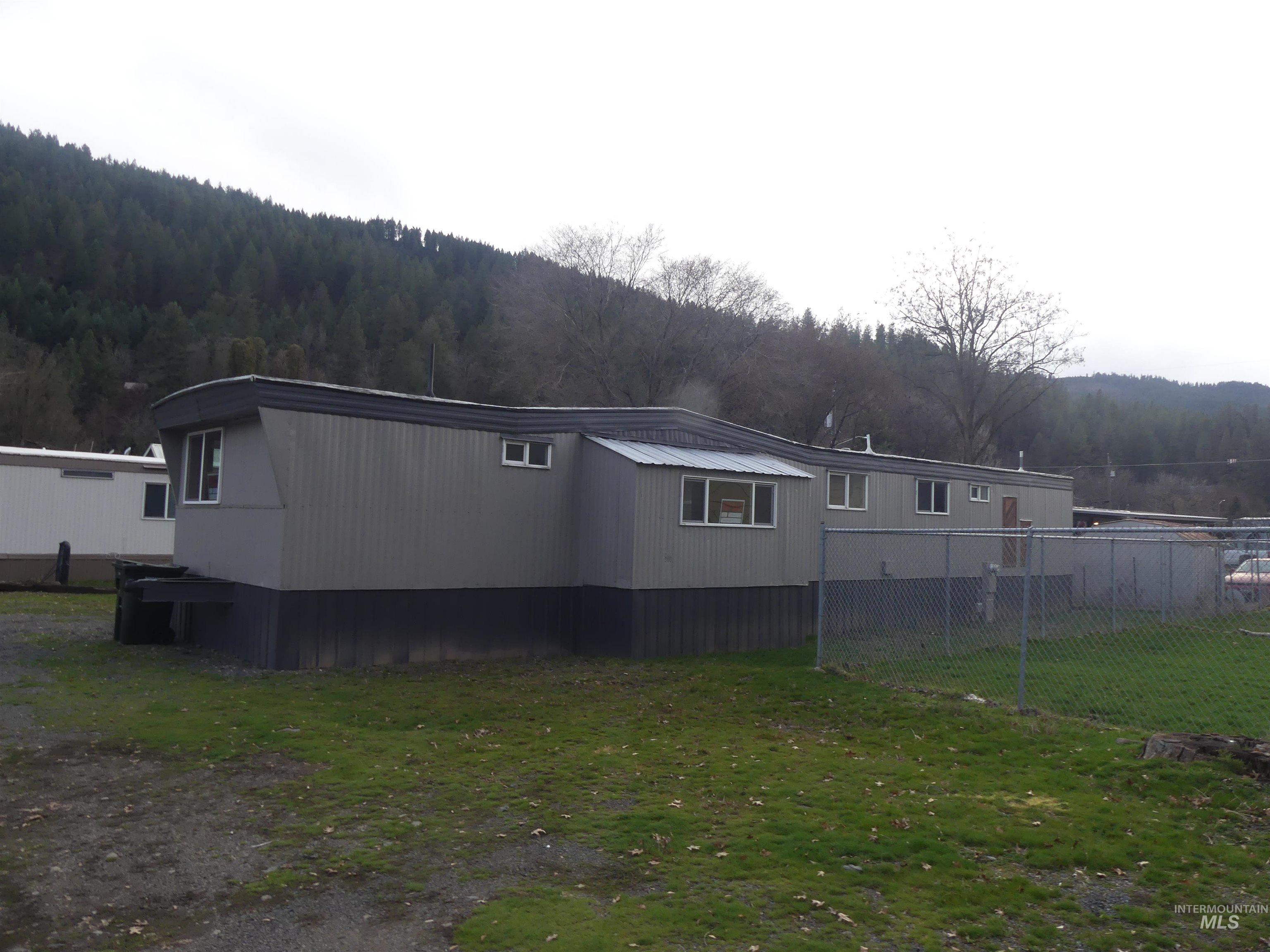 145 107th St Property Photo