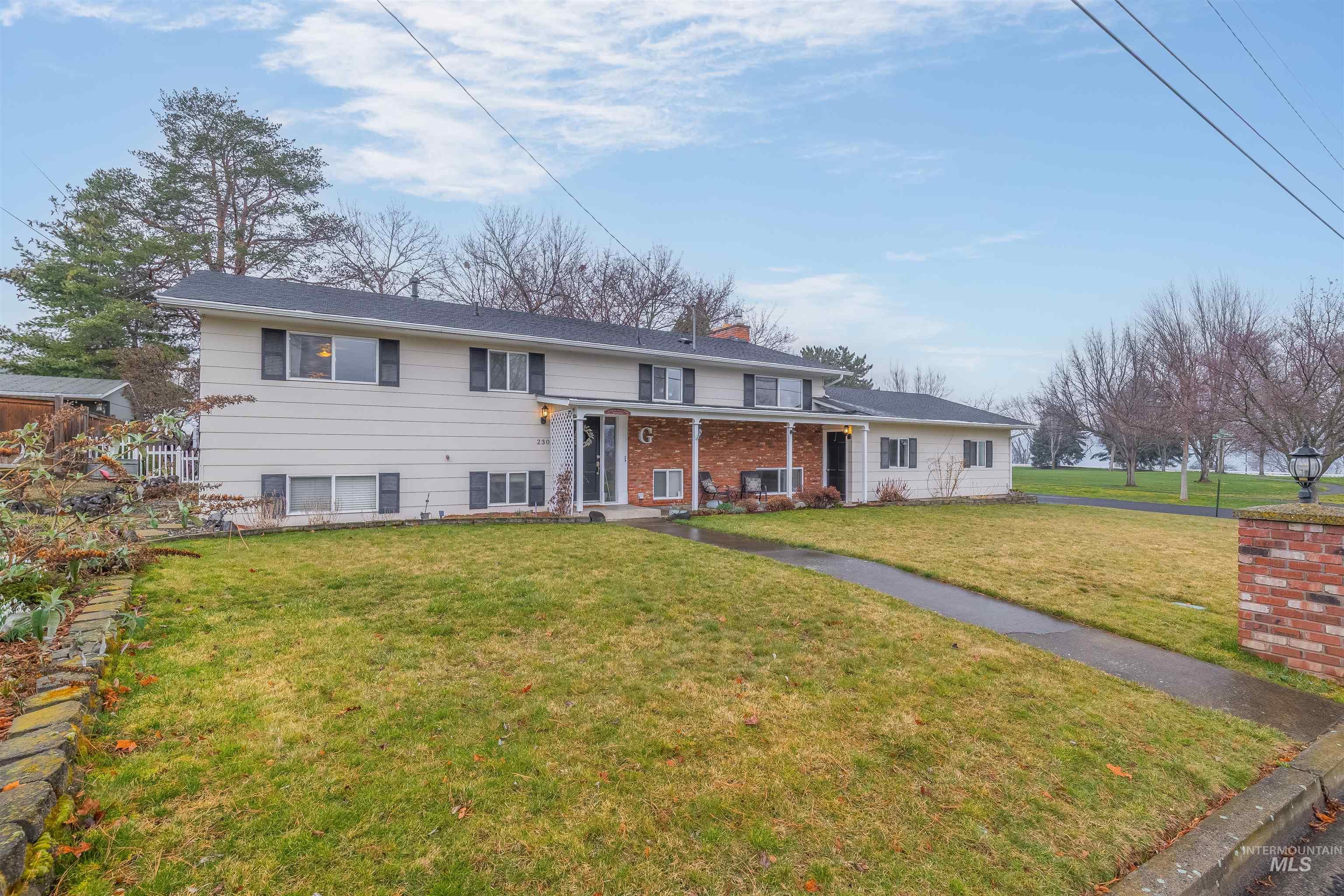 2304 6th Street Property Photo