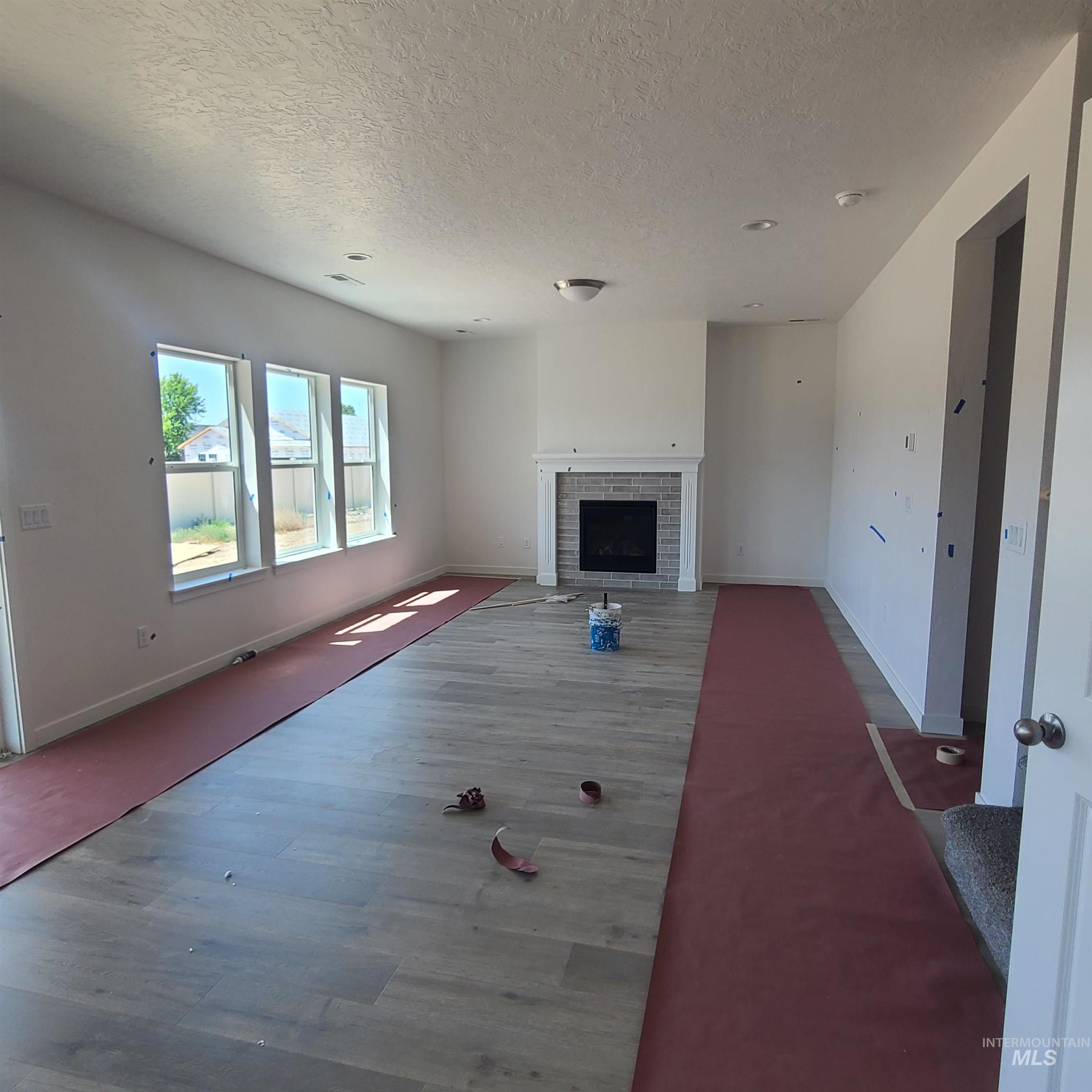 315 W Willow Dale Dr. Property Photo 6