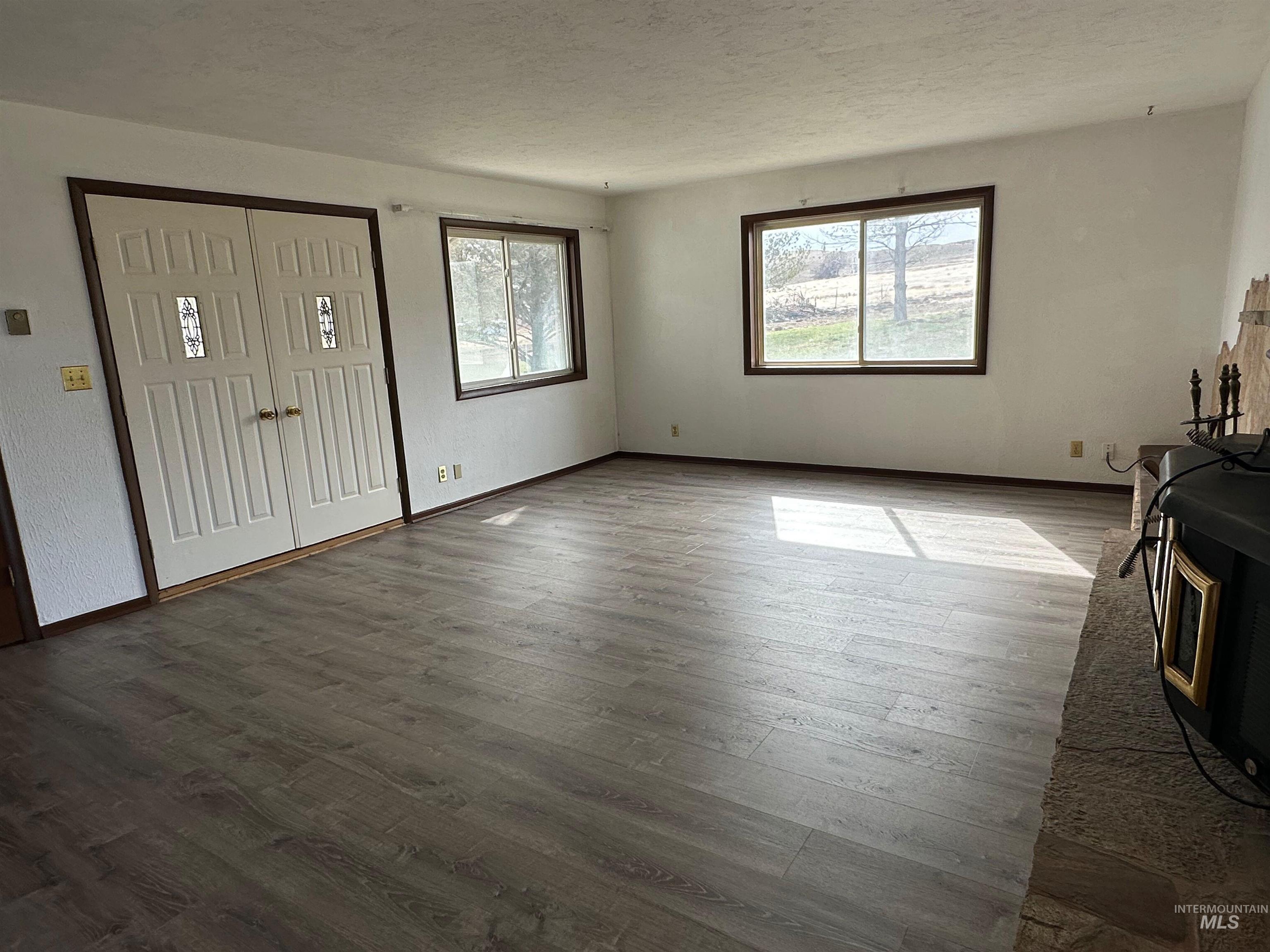 2891 E Murphy Springs Rd Property Photo 3