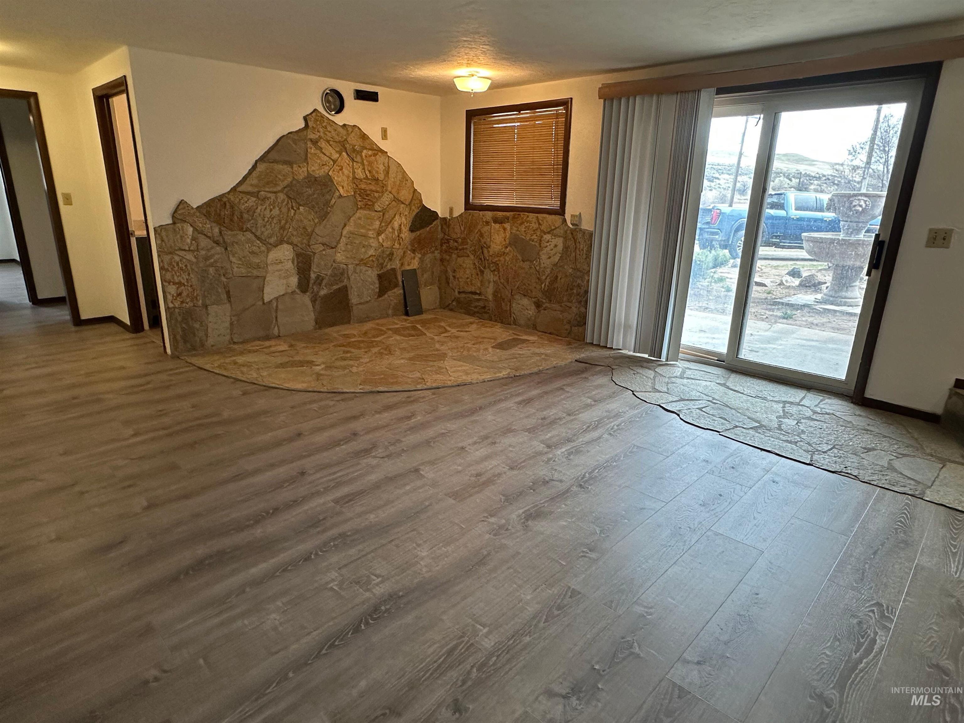 2891 E Murphy Springs Rd Property Photo 12