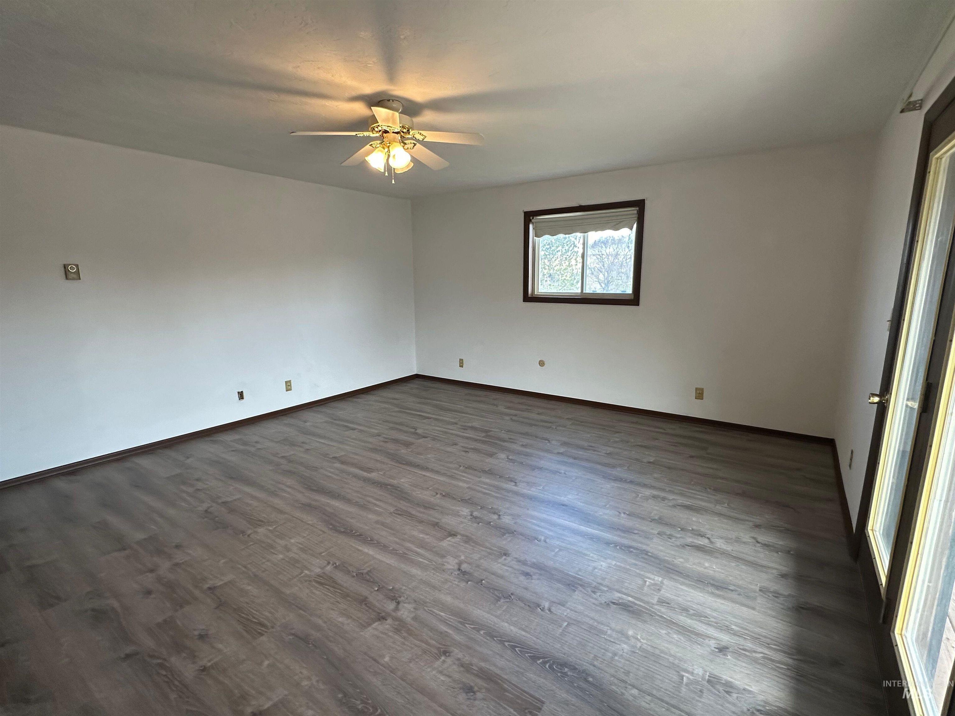 2891 E Murphy Springs Rd Property Photo 17