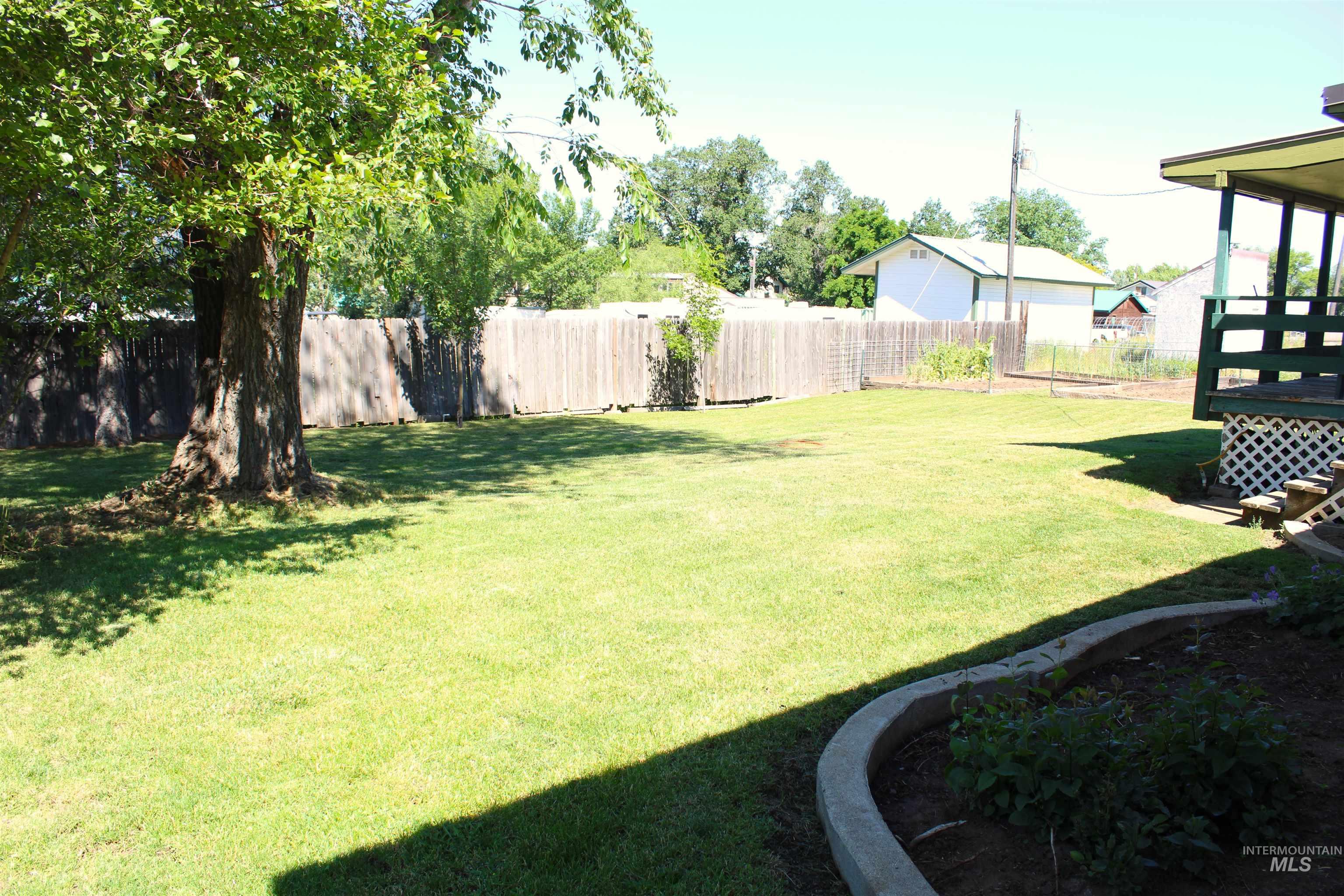 202 N Kuhl St Property Photo 4