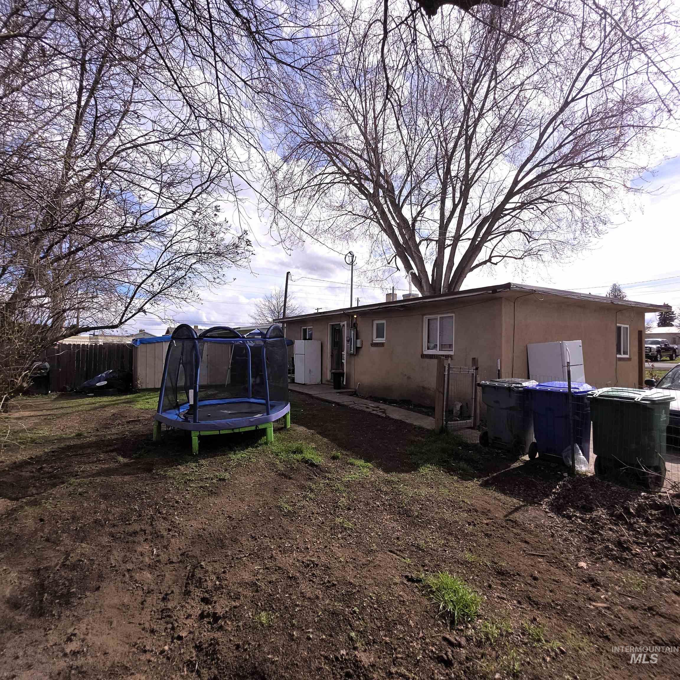 935 Preston Ave Property Photo 2
