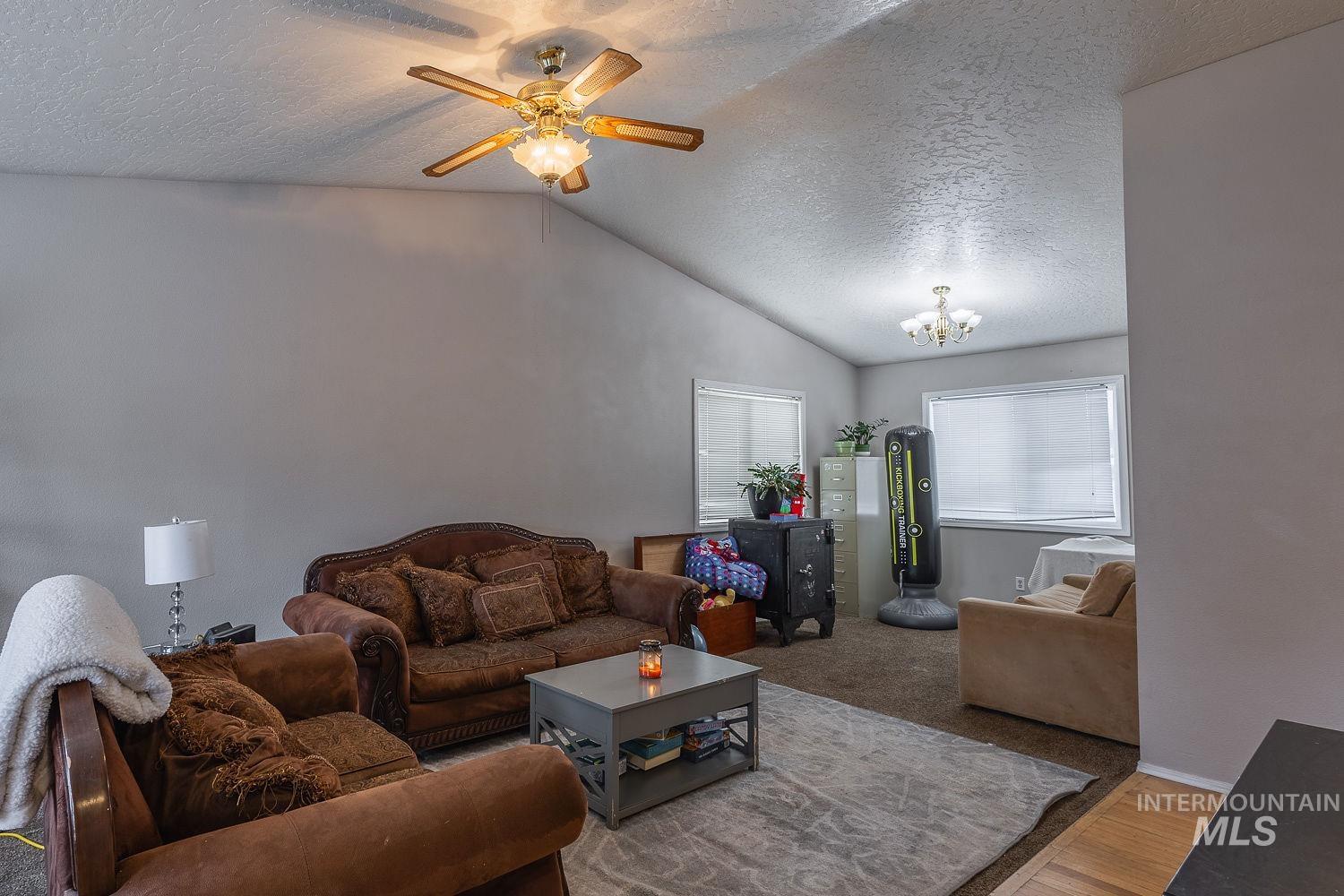 2909 Myrtlewood Way Property Photo 6
