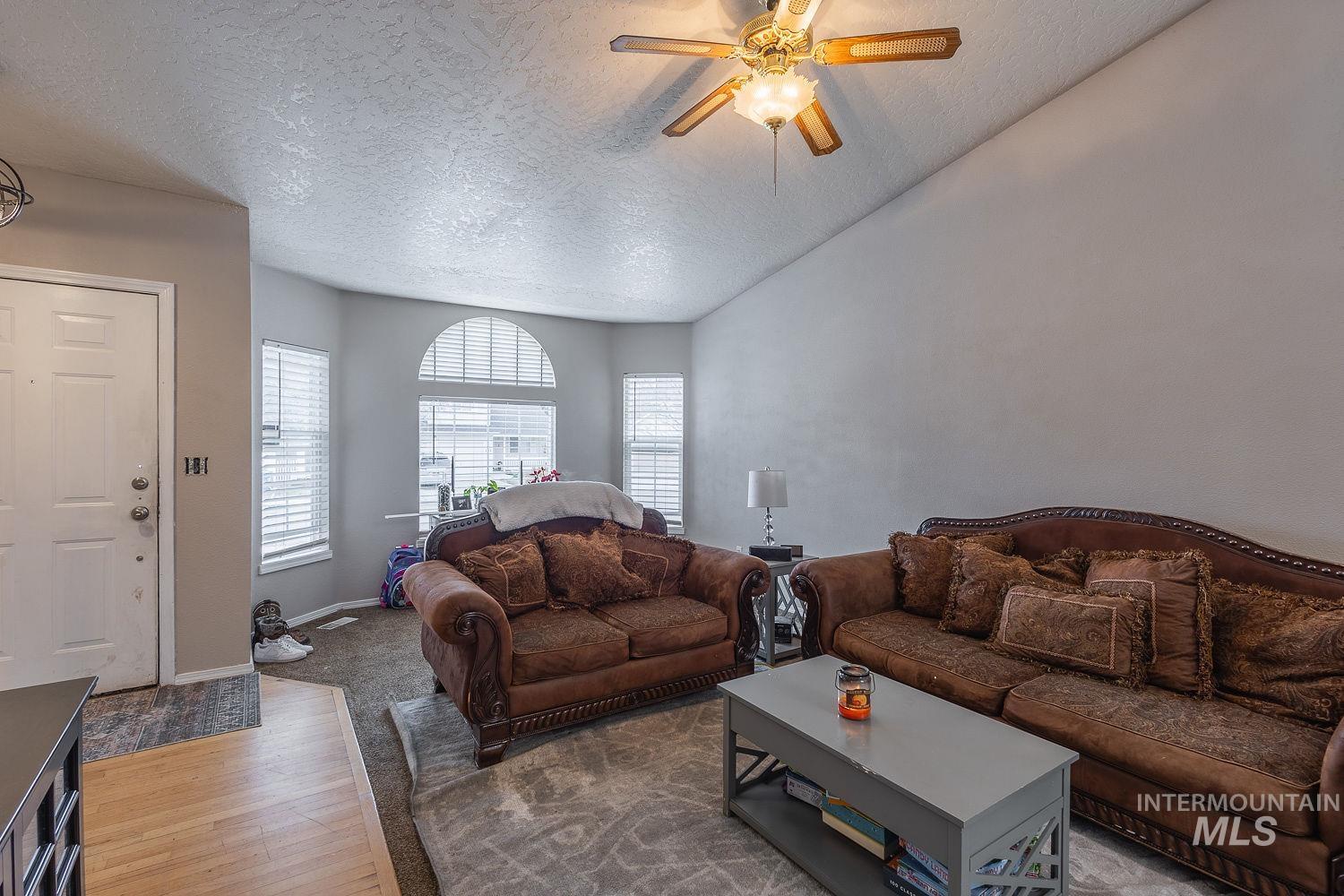 2909 Myrtlewood Way Property Photo 9