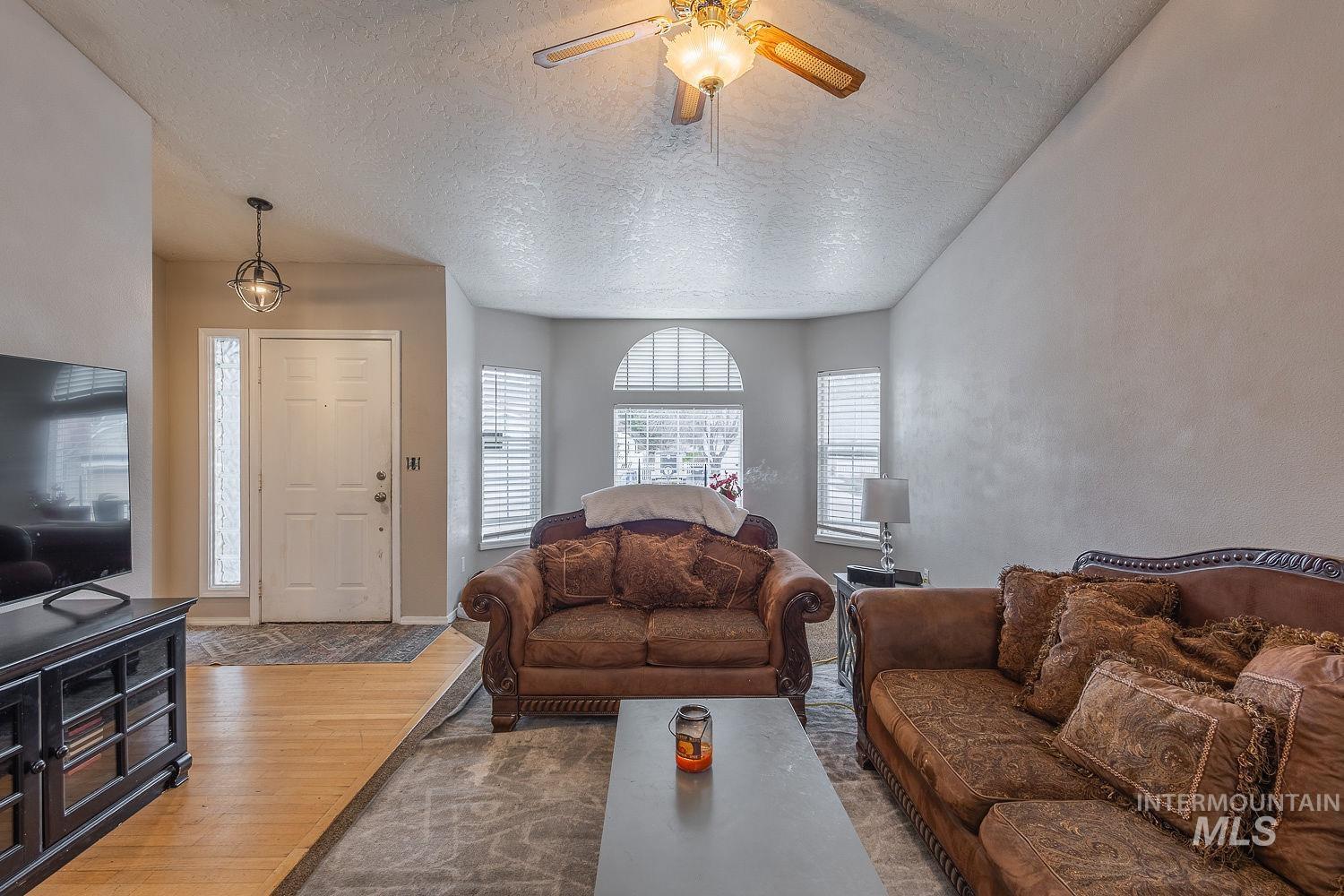 2909 Myrtlewood Way Property Photo 10