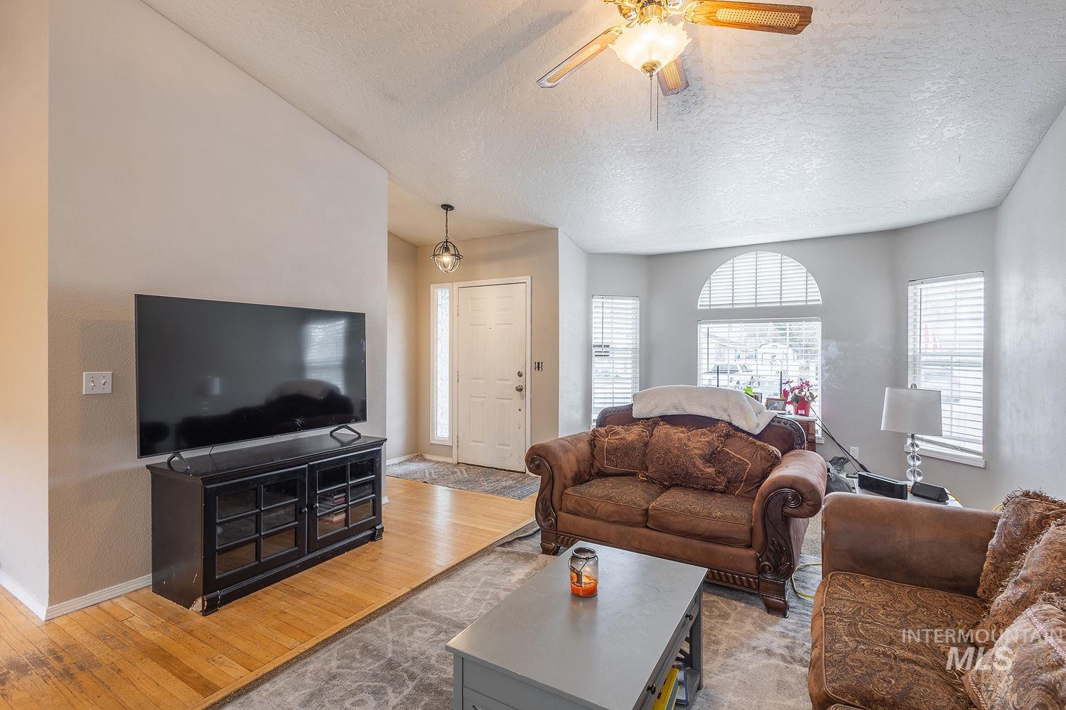 2909 Myrtlewood Way Property Photo 11