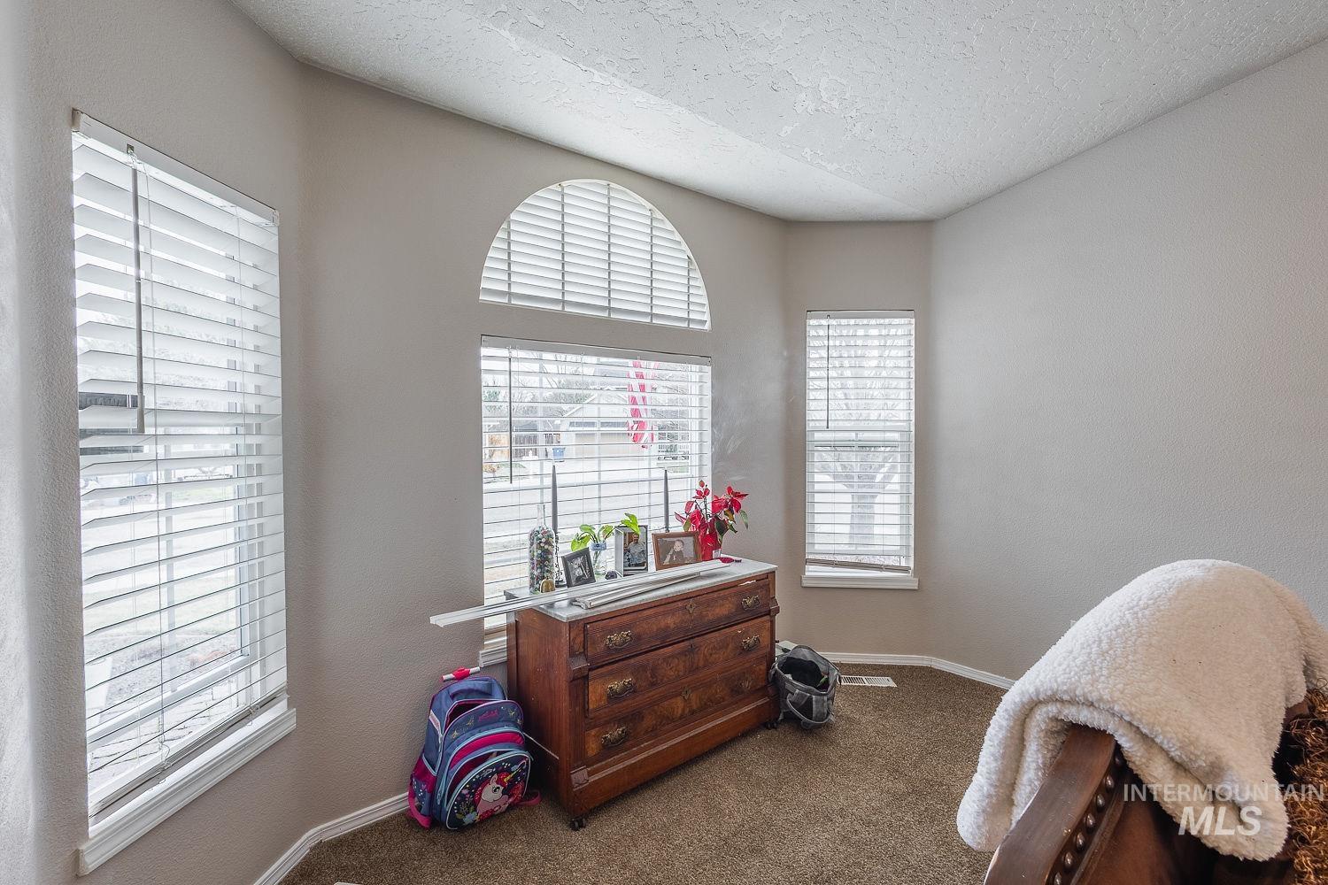 2909 Myrtlewood Way Property Photo 12