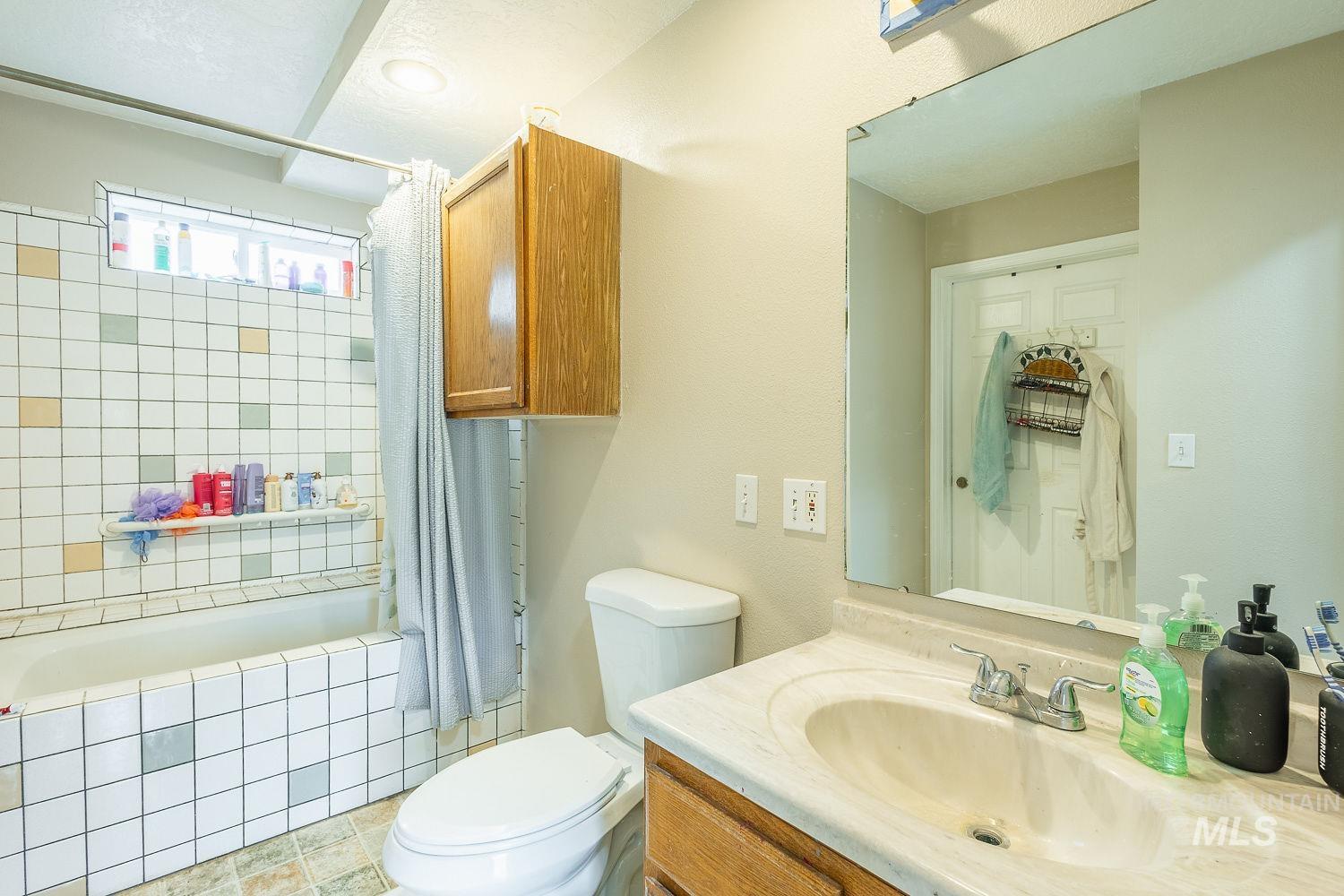 2909 Myrtlewood Way Property Photo 24