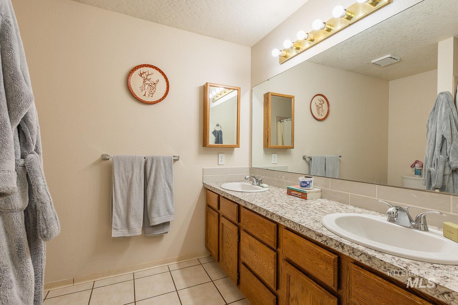 2909 Myrtlewood Way Property Photo 34