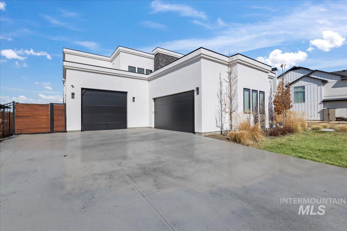 3492 E Heartleaf Dr Property Photo 3