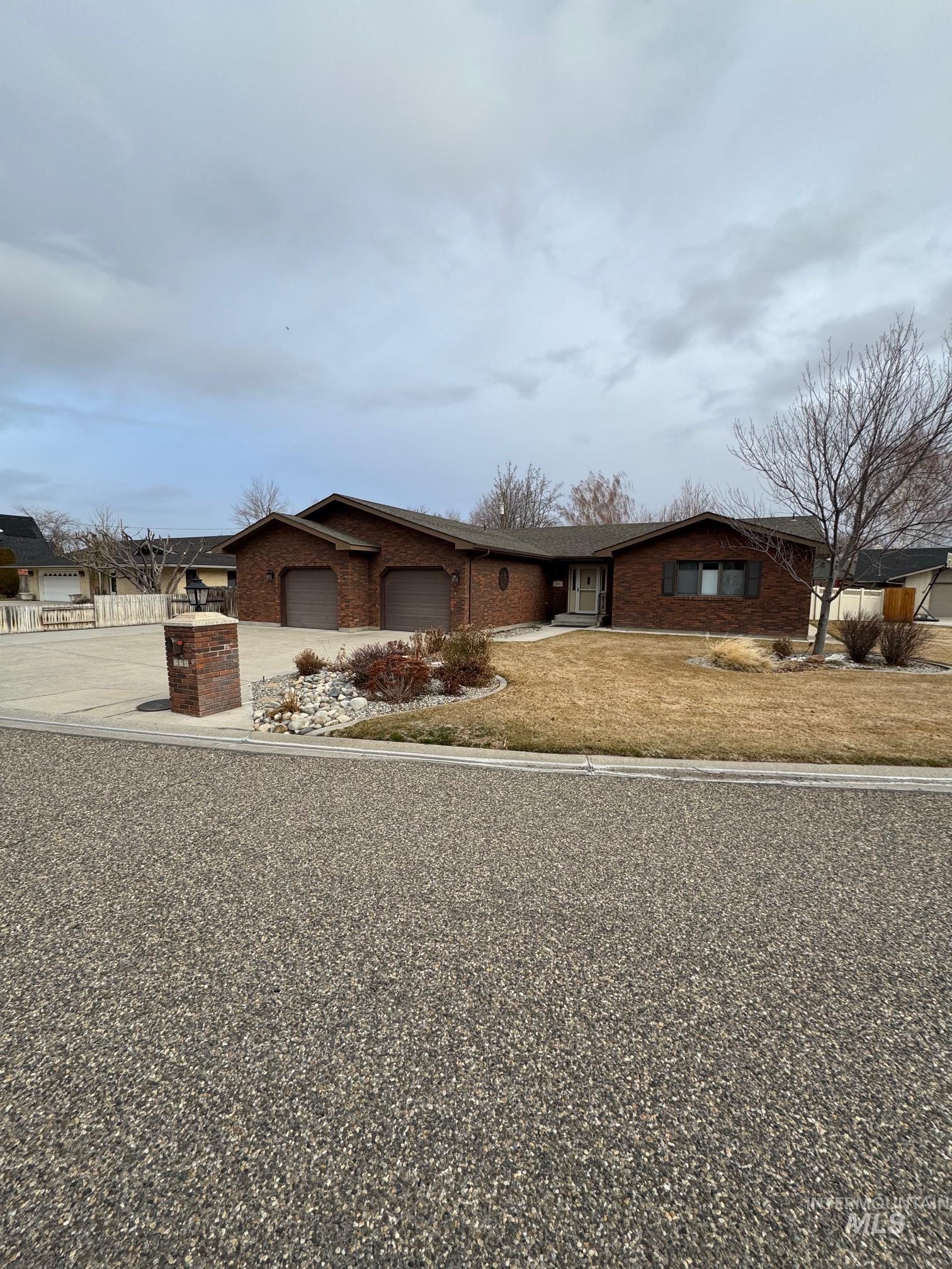 238 Crescent Dr. Property Photo