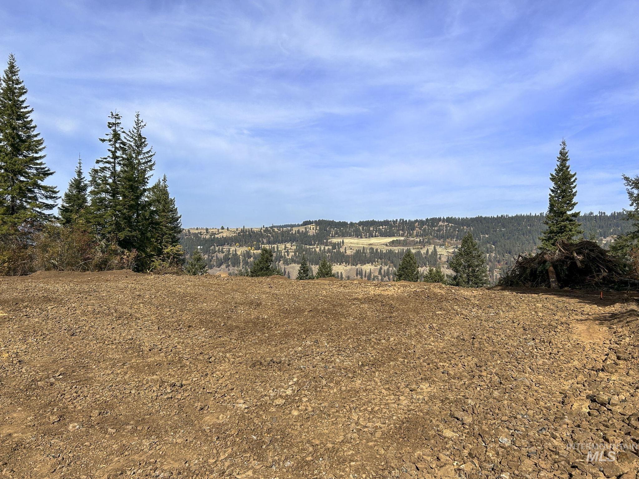 472 Mountain Top Drive Property Photo 2