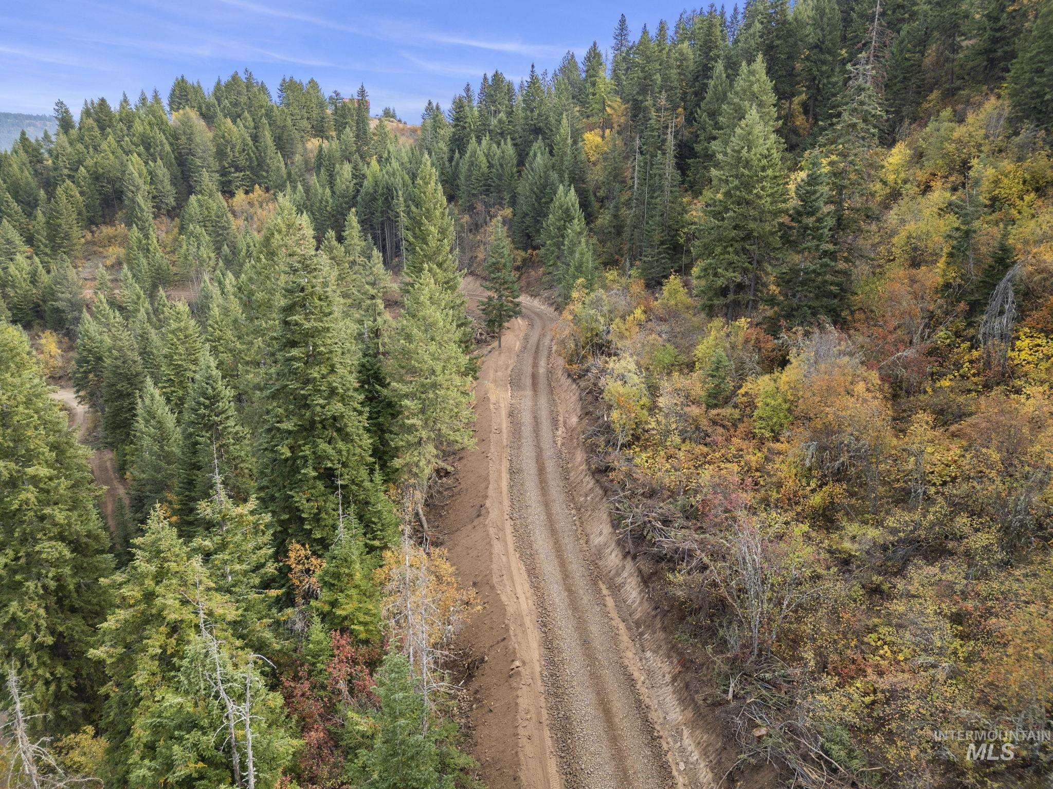 472 Mountain Top Drive Property Photo 4