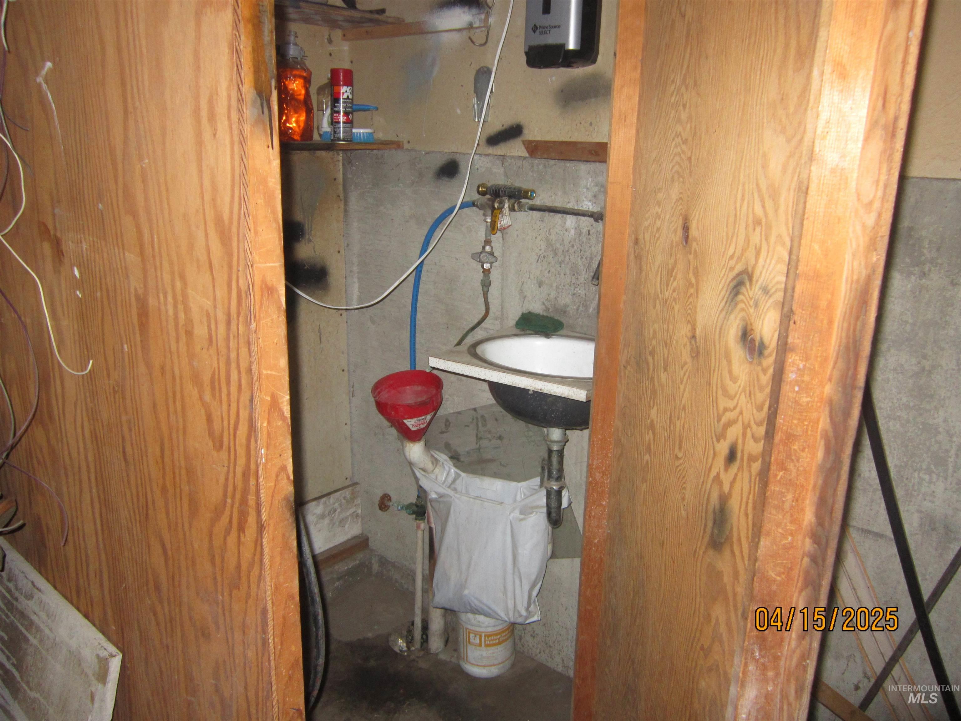 1015 Post Ln Property Photo 15