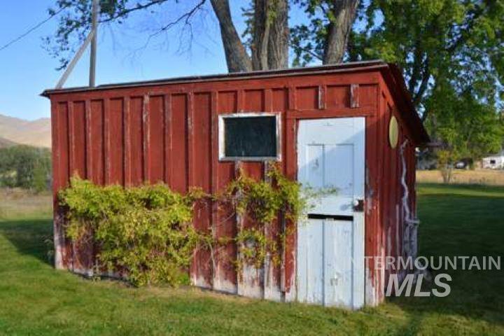 10964 Highway 75 Property Photo 7