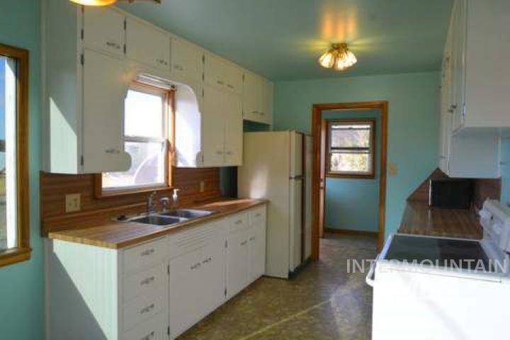 10964 Highway 75 Property Photo 13
