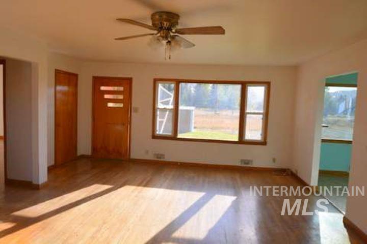 10964 Highway 75 Property Photo 16